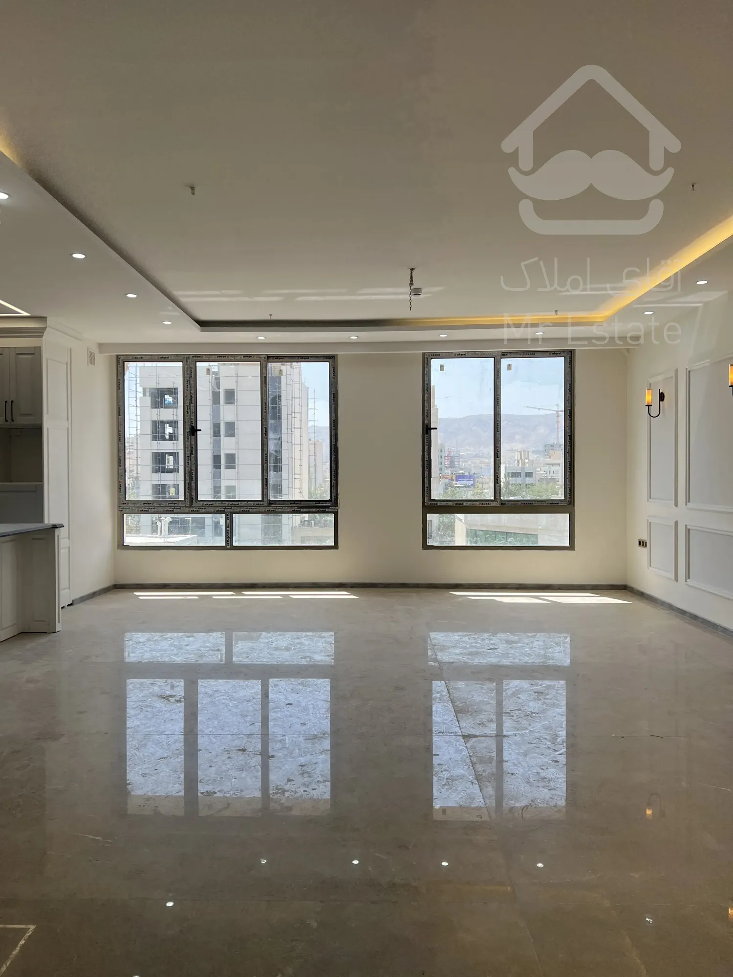 رهن واحد ۱۷۰متری صفر پشت حاشیه وکیل اباد