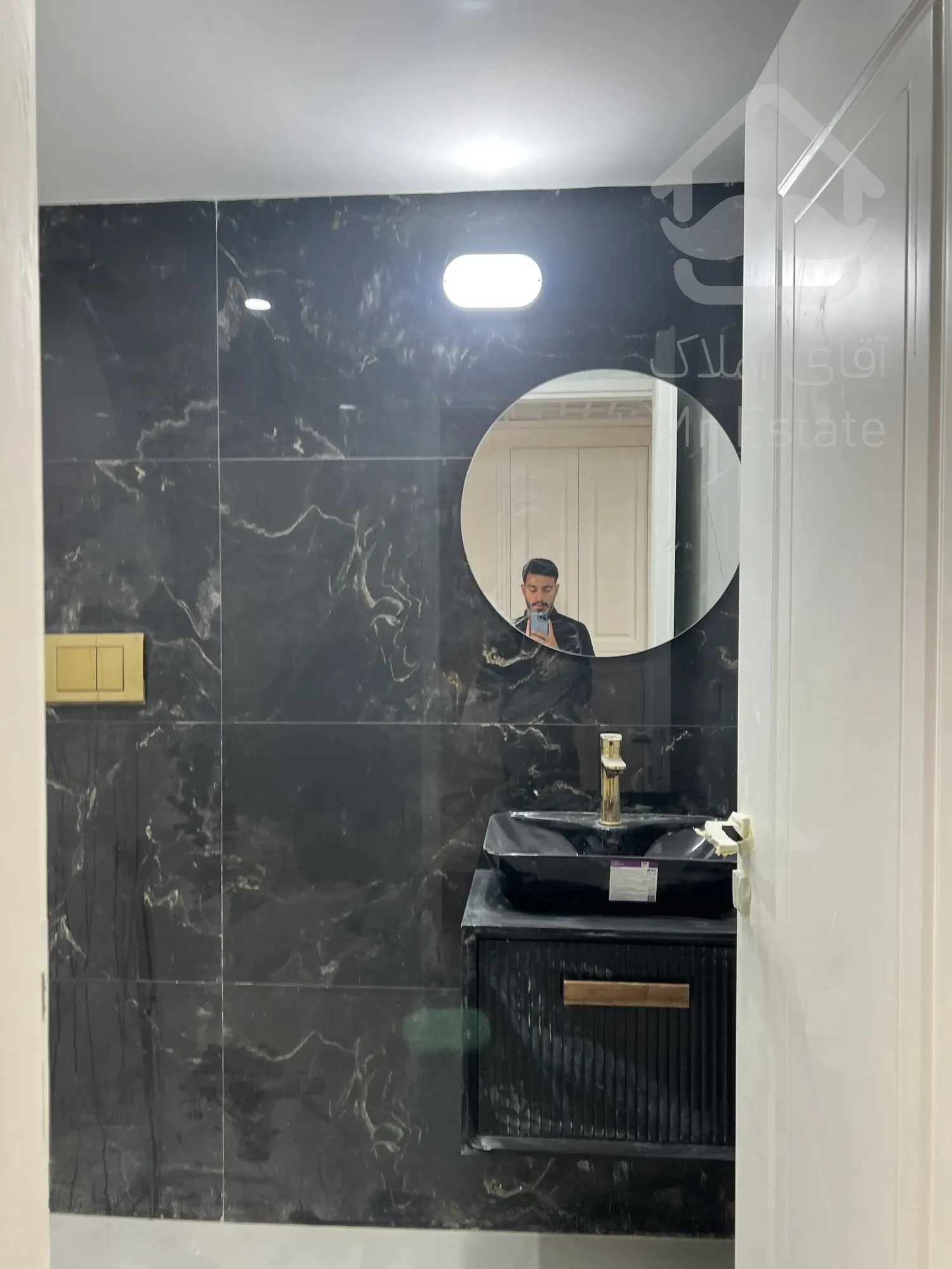 رهن واحد ۱۷۰متری صفر پشت حاشیه وکیل اباد