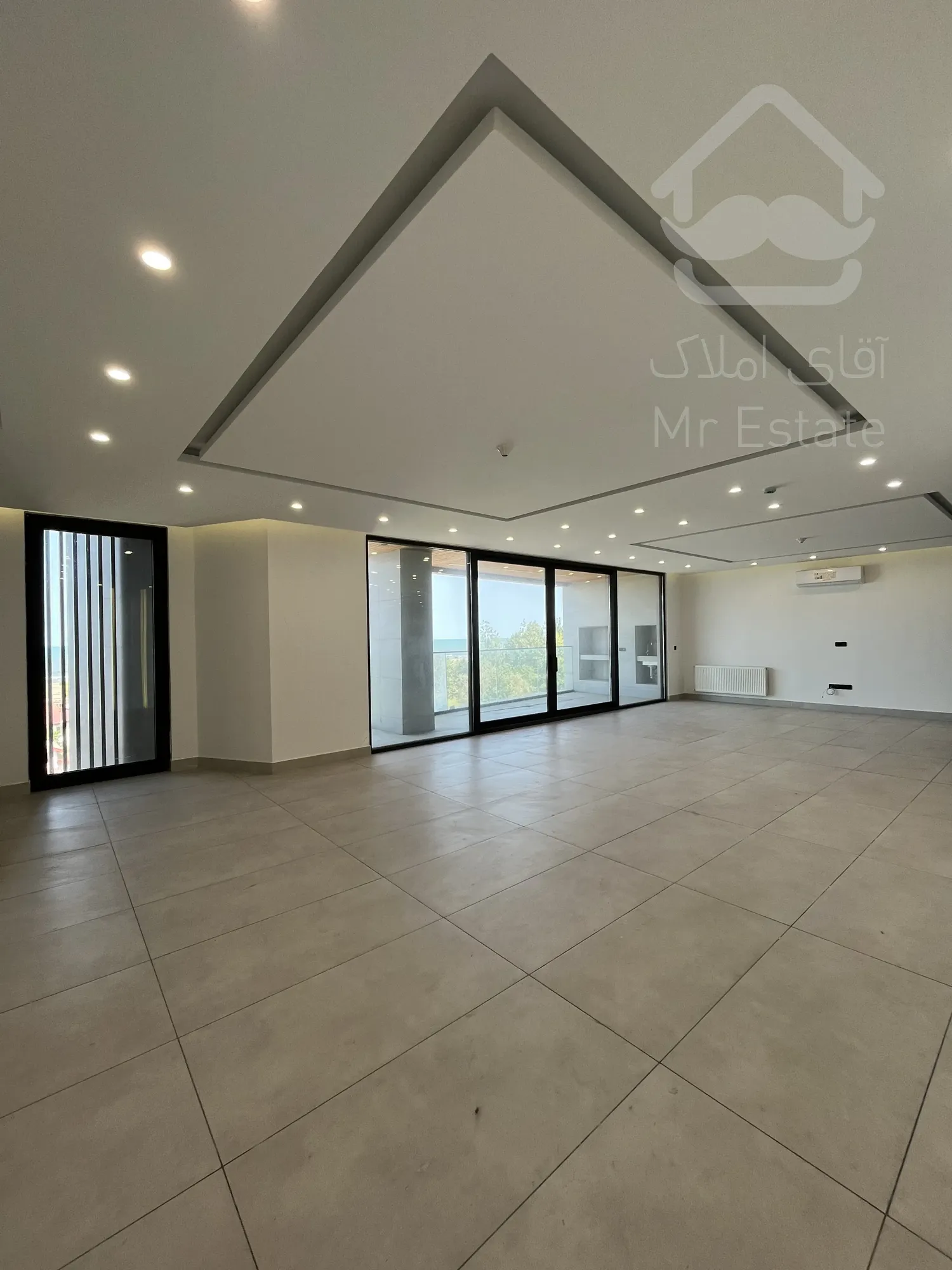 فروش آپارتمان ۲۰۰ متری بر اصلی بلوار اطبا