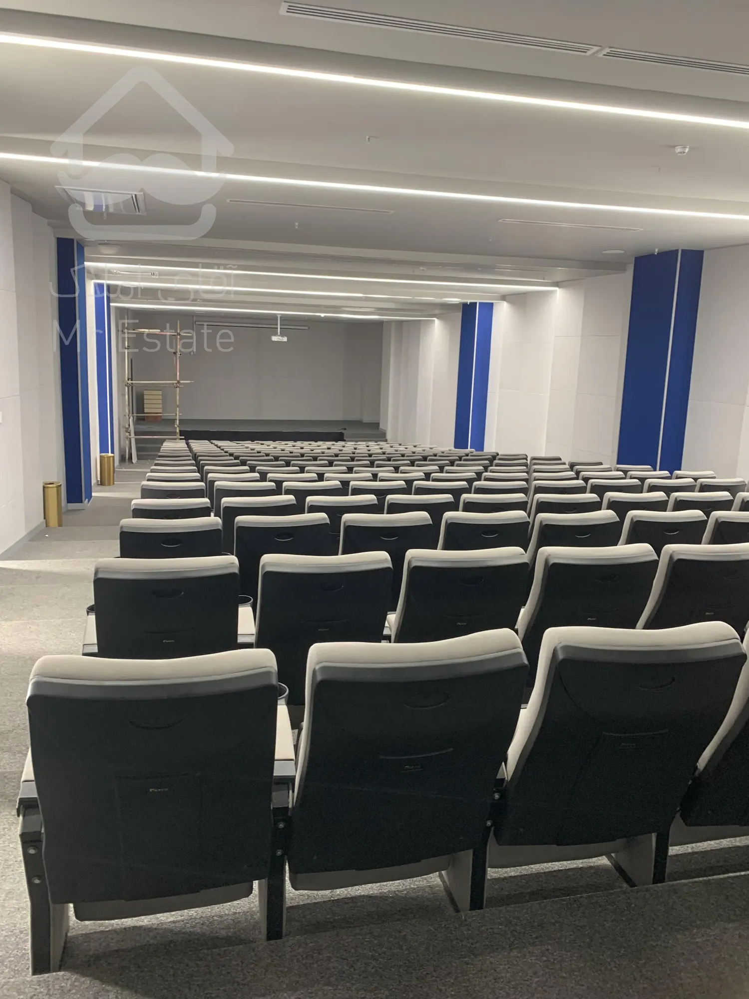 فروش واحد اداری 169 متری مدرن سند اداری در رونیکا پالاس غروی