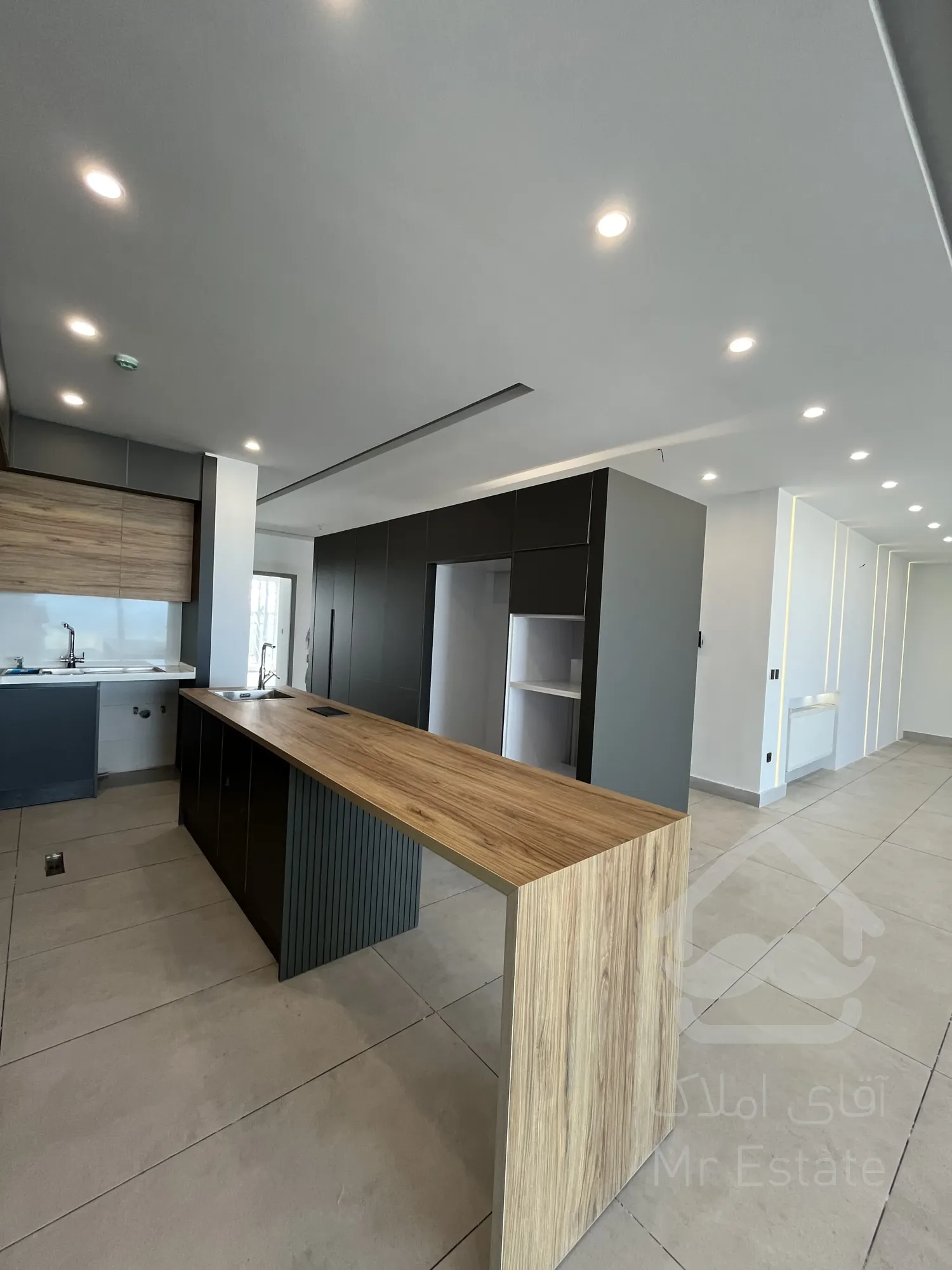 فروش آپارتمان ۲۰۰ متری بر اصلی بلوار اطبا