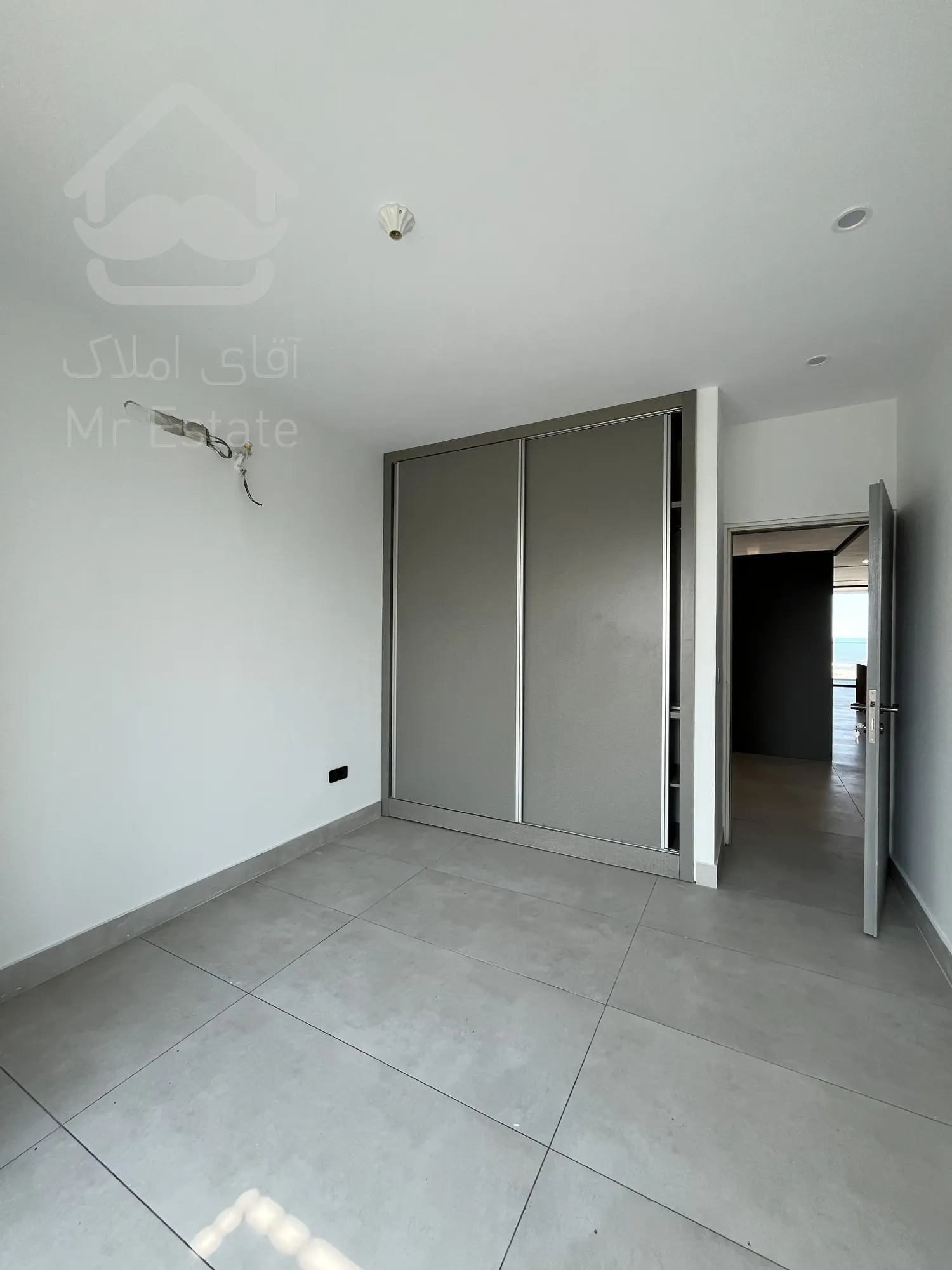 فروش آپارتمان ۲۰۰ متری بر اصلی بلوار اطبا