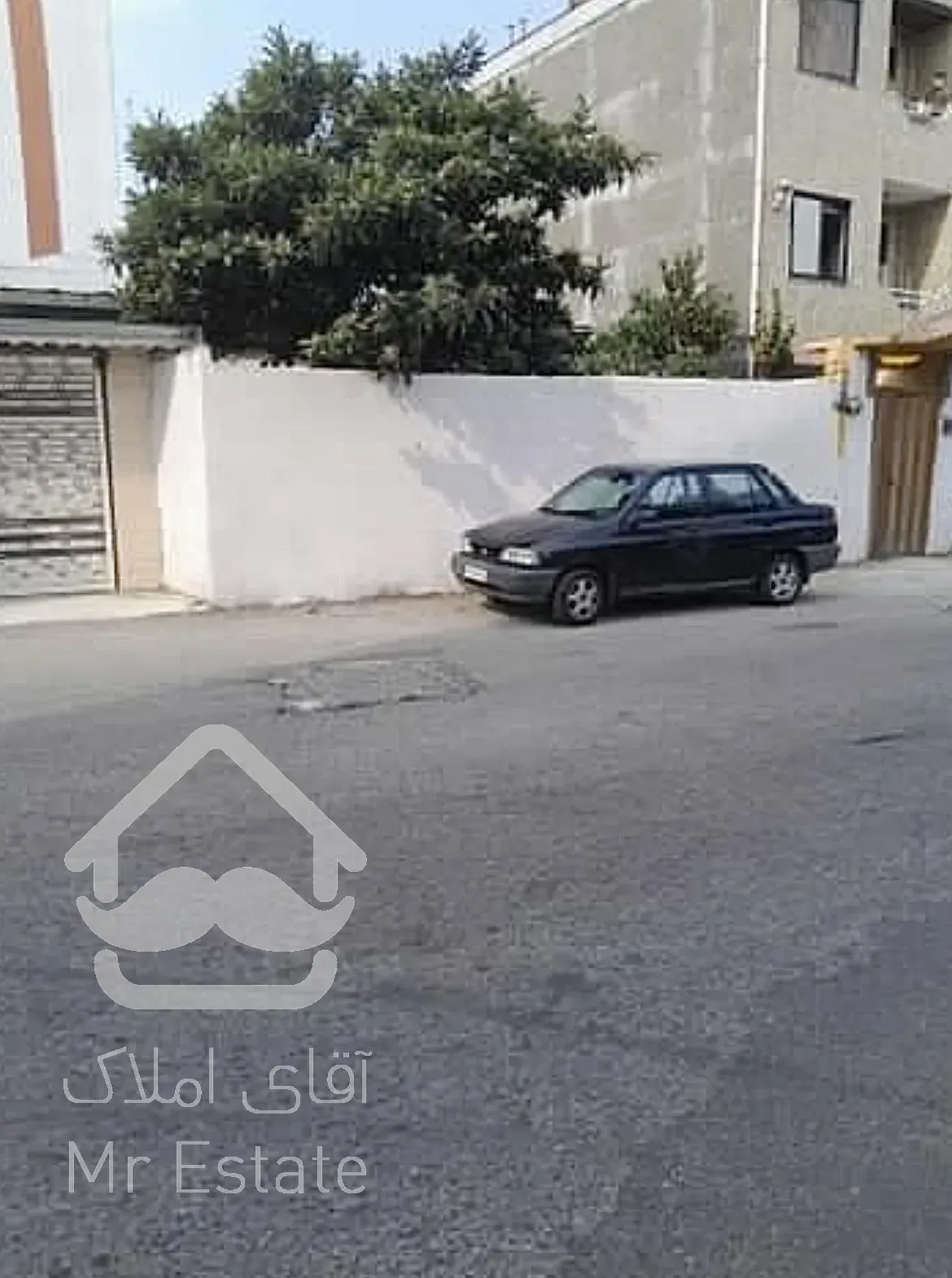 زمین قدیمی با بنای کلنگی(خانه ویلایی قدیمی)