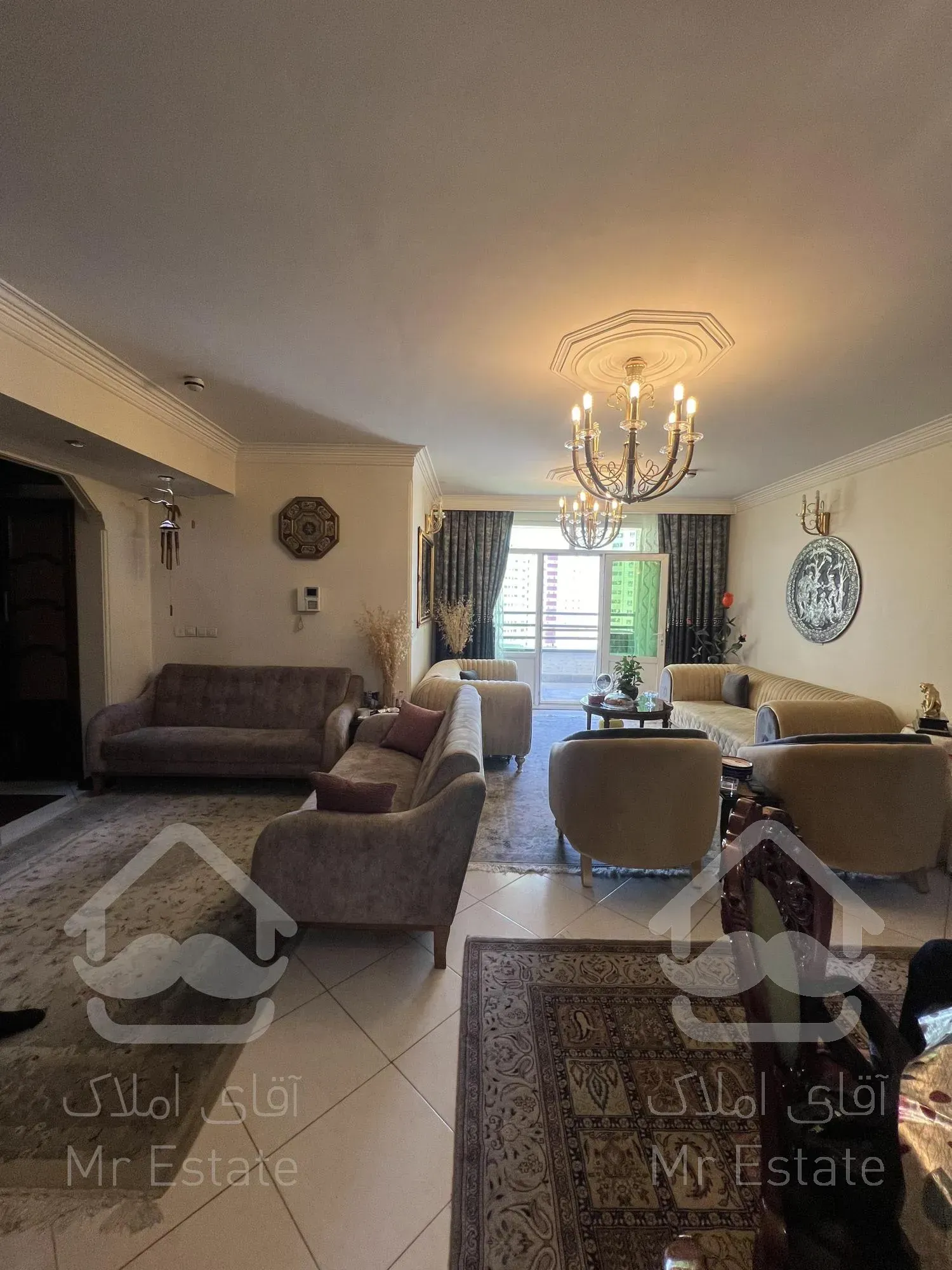 فروش برج در دریاچه چیتگر