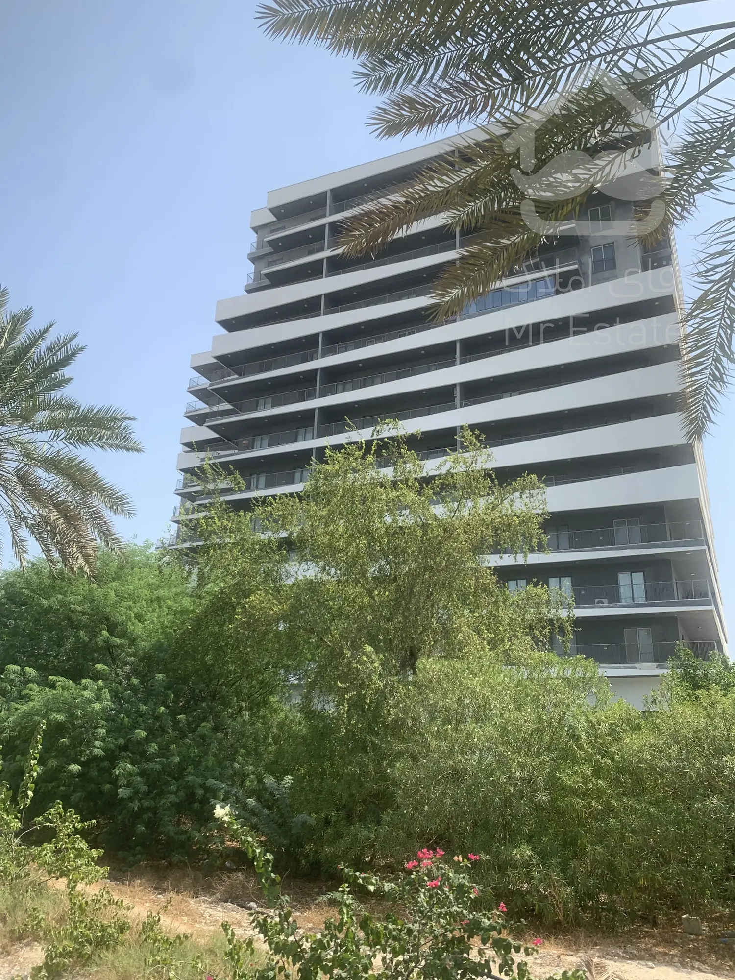 فروش دوخواب ۱۳۲ متری برج فروردین ستاره کیش{تهاتر