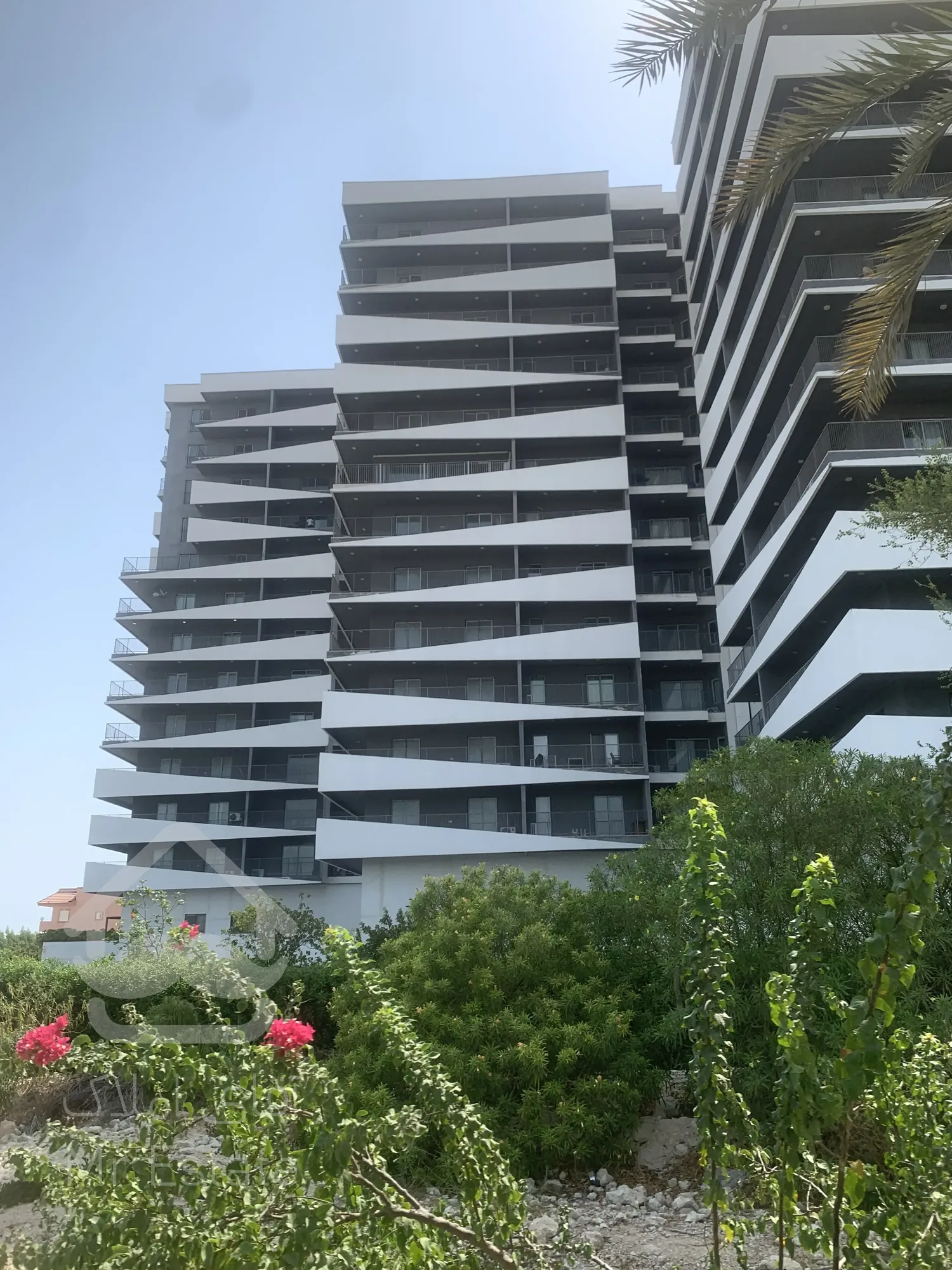 فروش دوخواب ۱۳۲ متری ستاره کیش برج فروردین فاز ۶ صدف