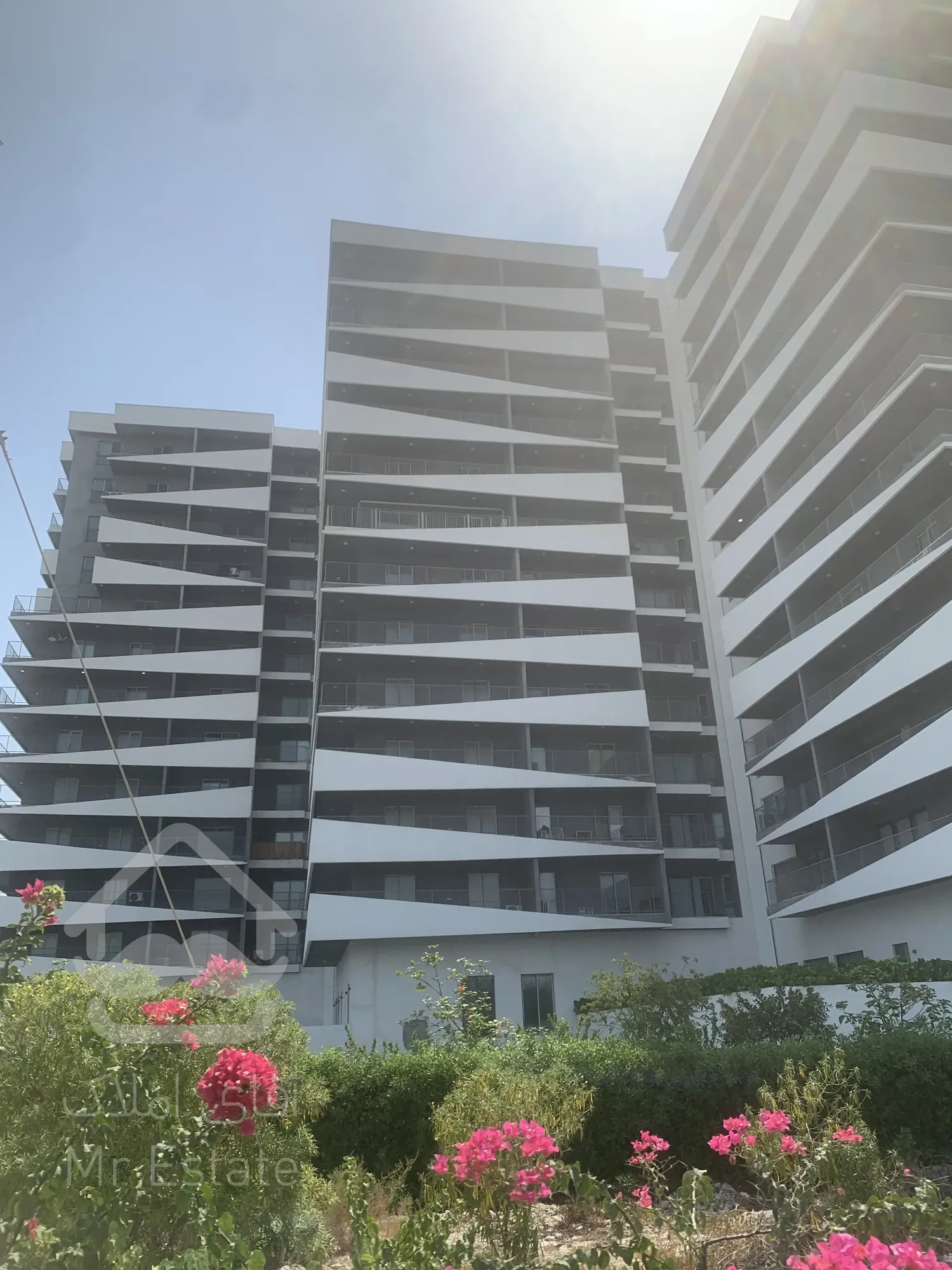 فروش دوخواب ۱۳۲ متری ستاره کیش برج فروردین فاز ۶ صدف