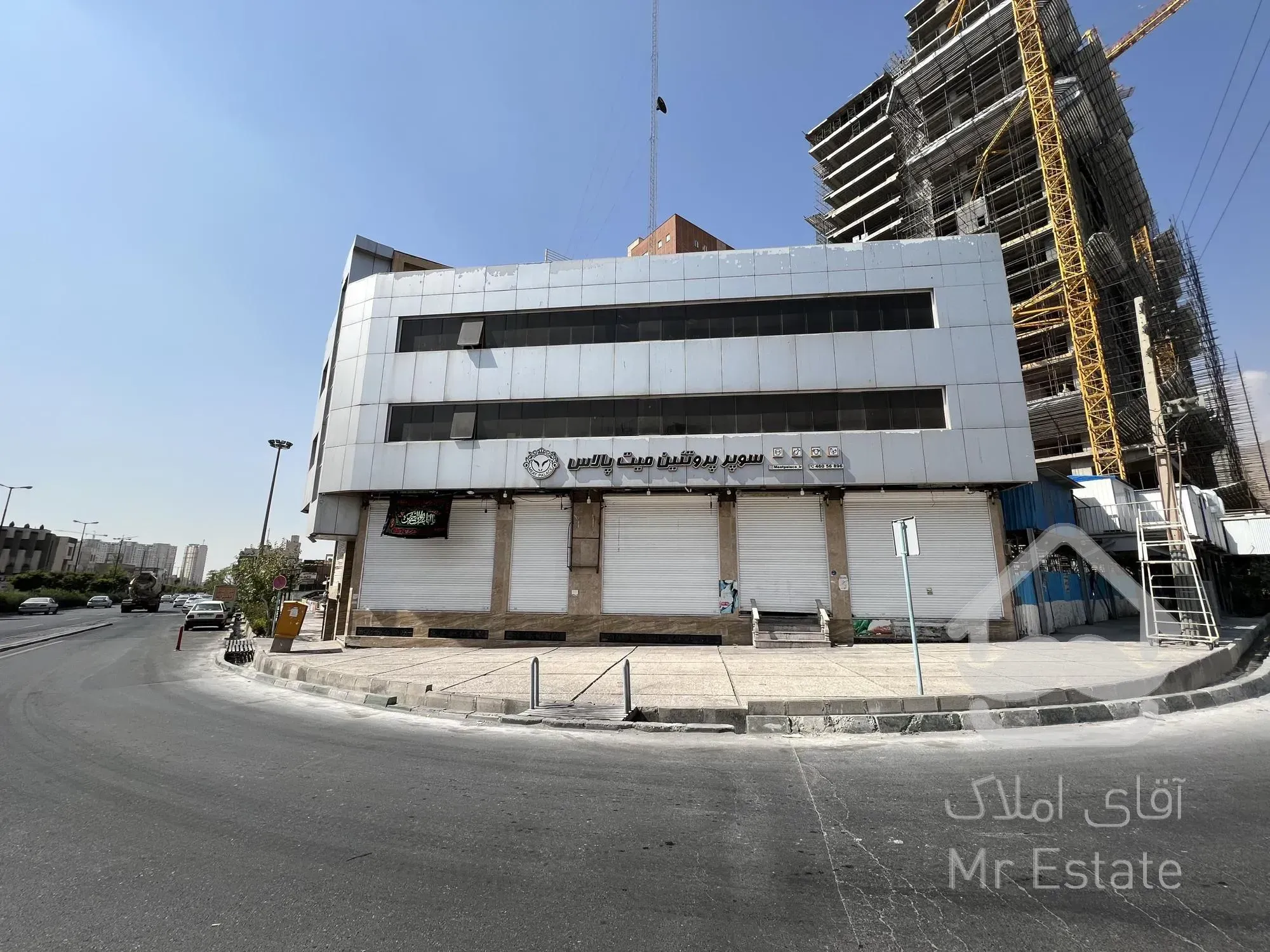 ۲۴۵ متر اداری-تجاری ۳ نبش. تابلوخور عالی