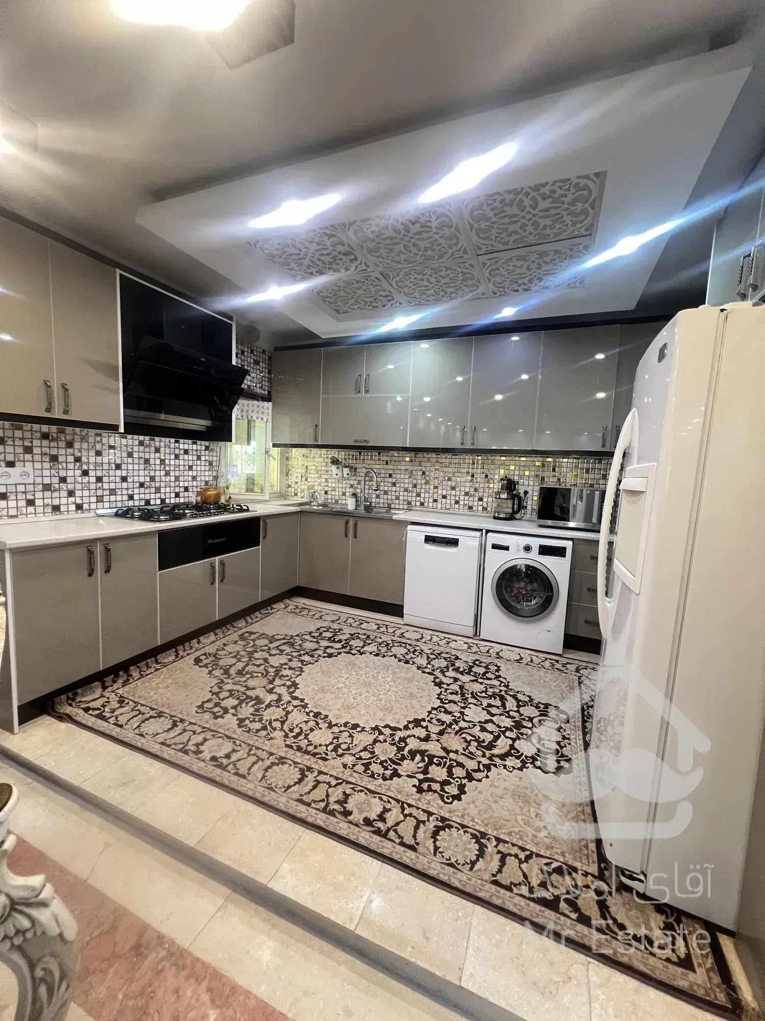 فروش واحد ۱۱۵ متری / دریاچه