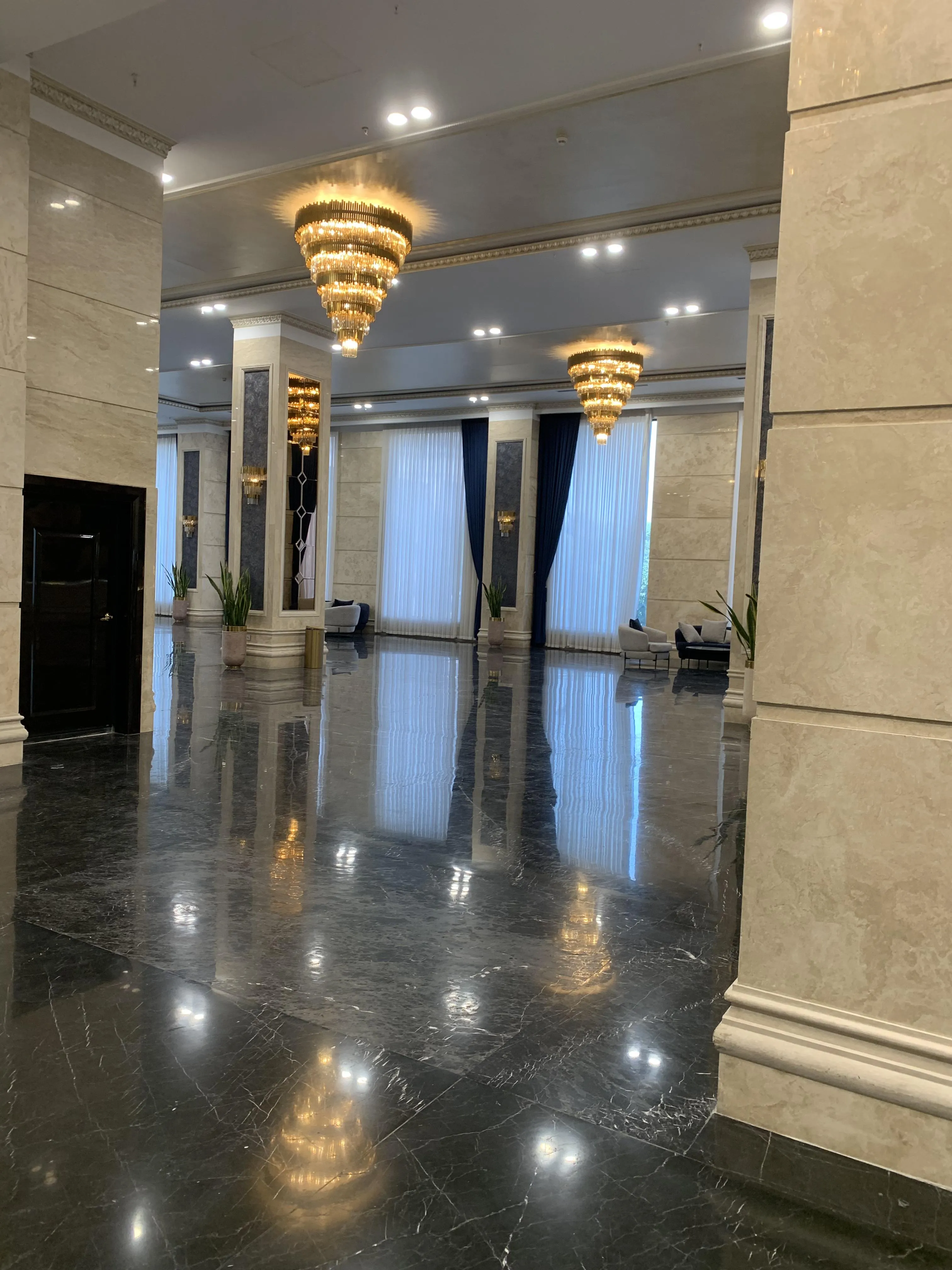 فروش آپارتمان اداری فول امکانات 84متری در برج اداری رونیکا پالاس غروی