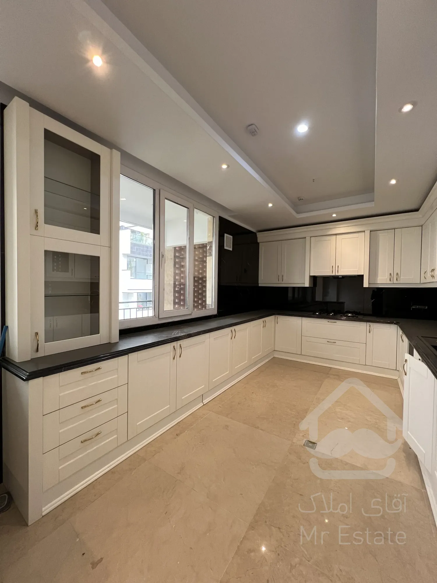 280 متر/نیاوران/کلید نخورده/فول