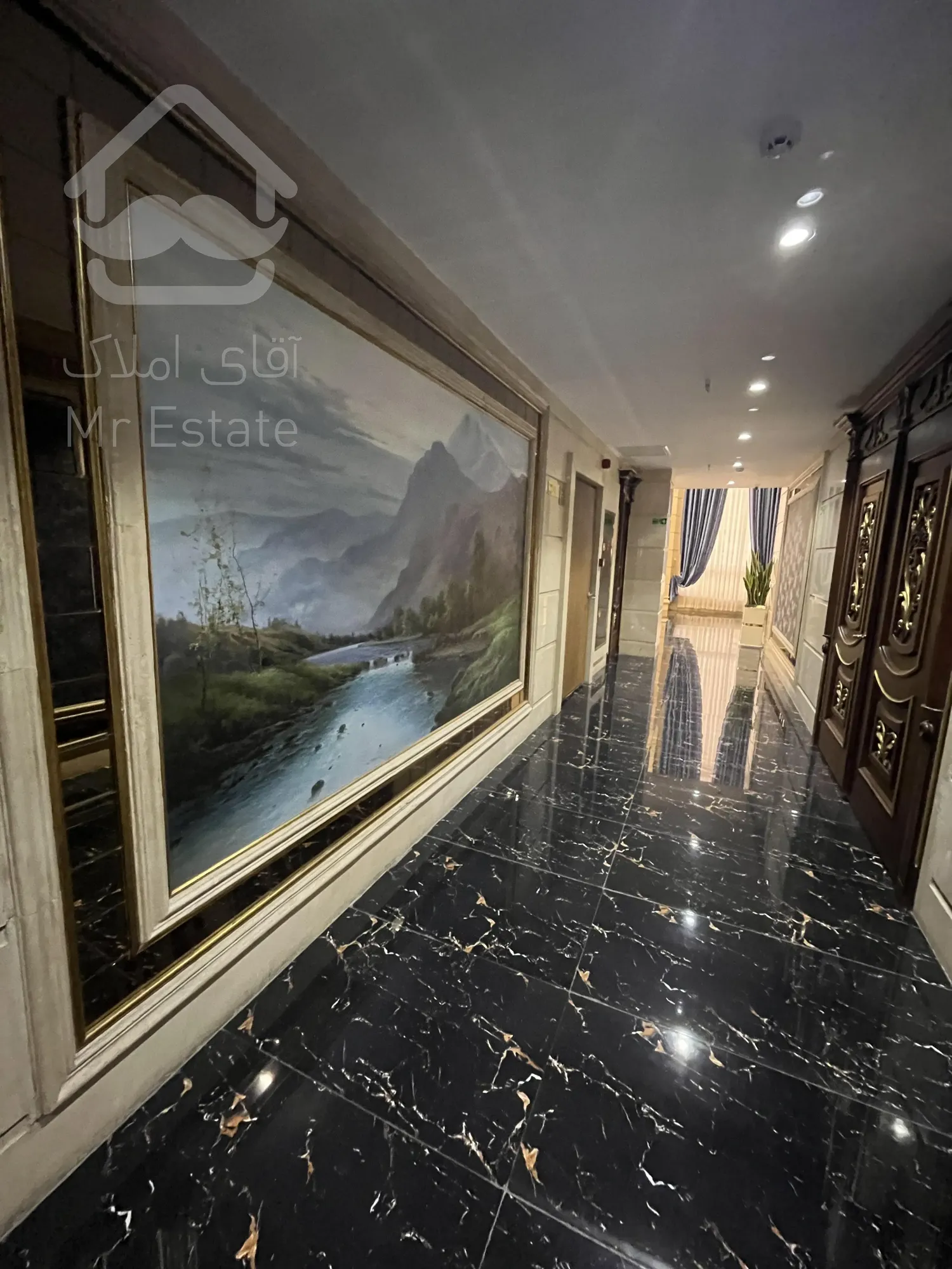 24 متر  / مرکز تجاری رونیکا مال  4 ماه تنفس / شرایط استثنایی