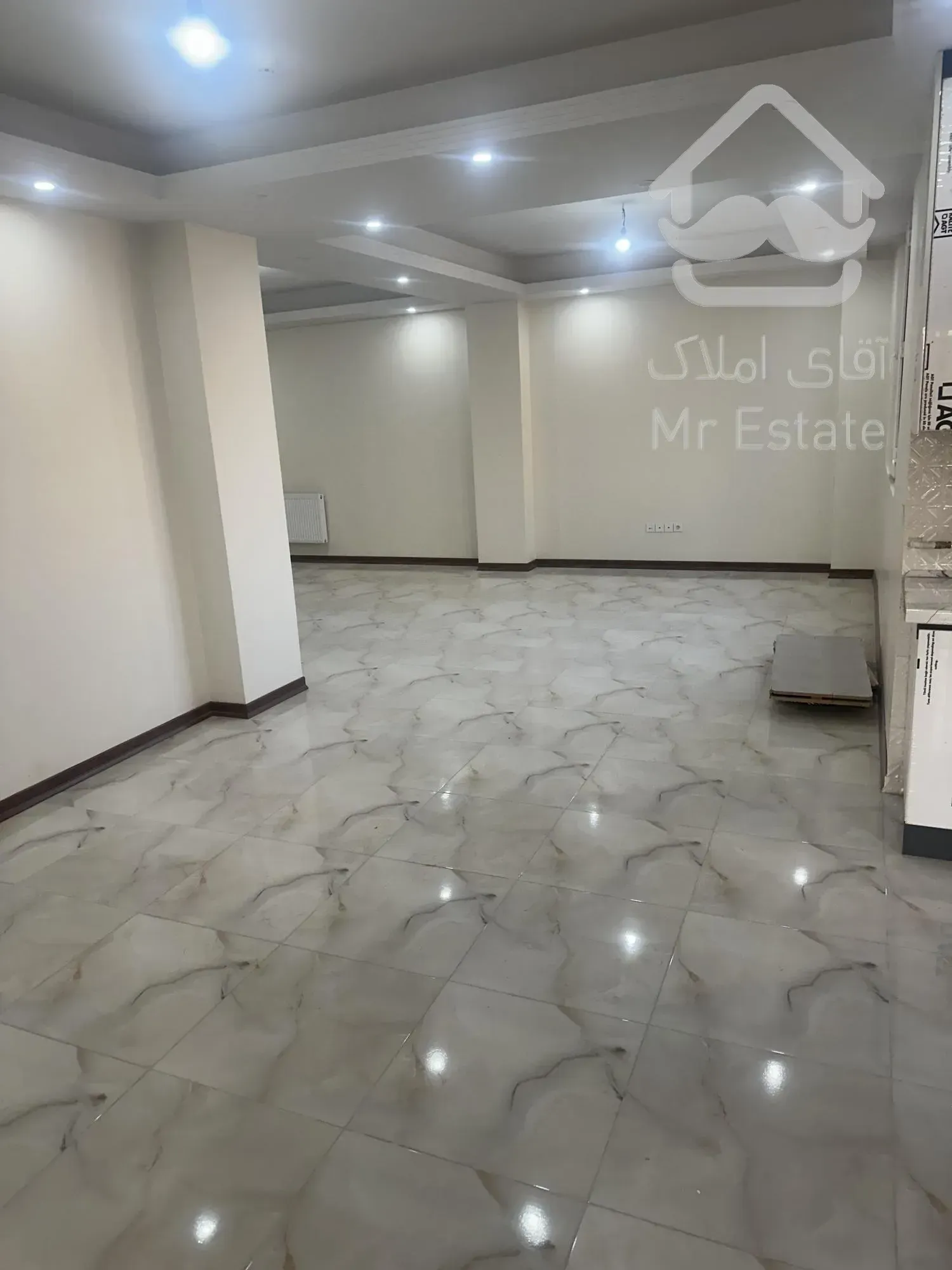 آپارتمان ١٢٠ متری/طبقه ششم/دوخواب