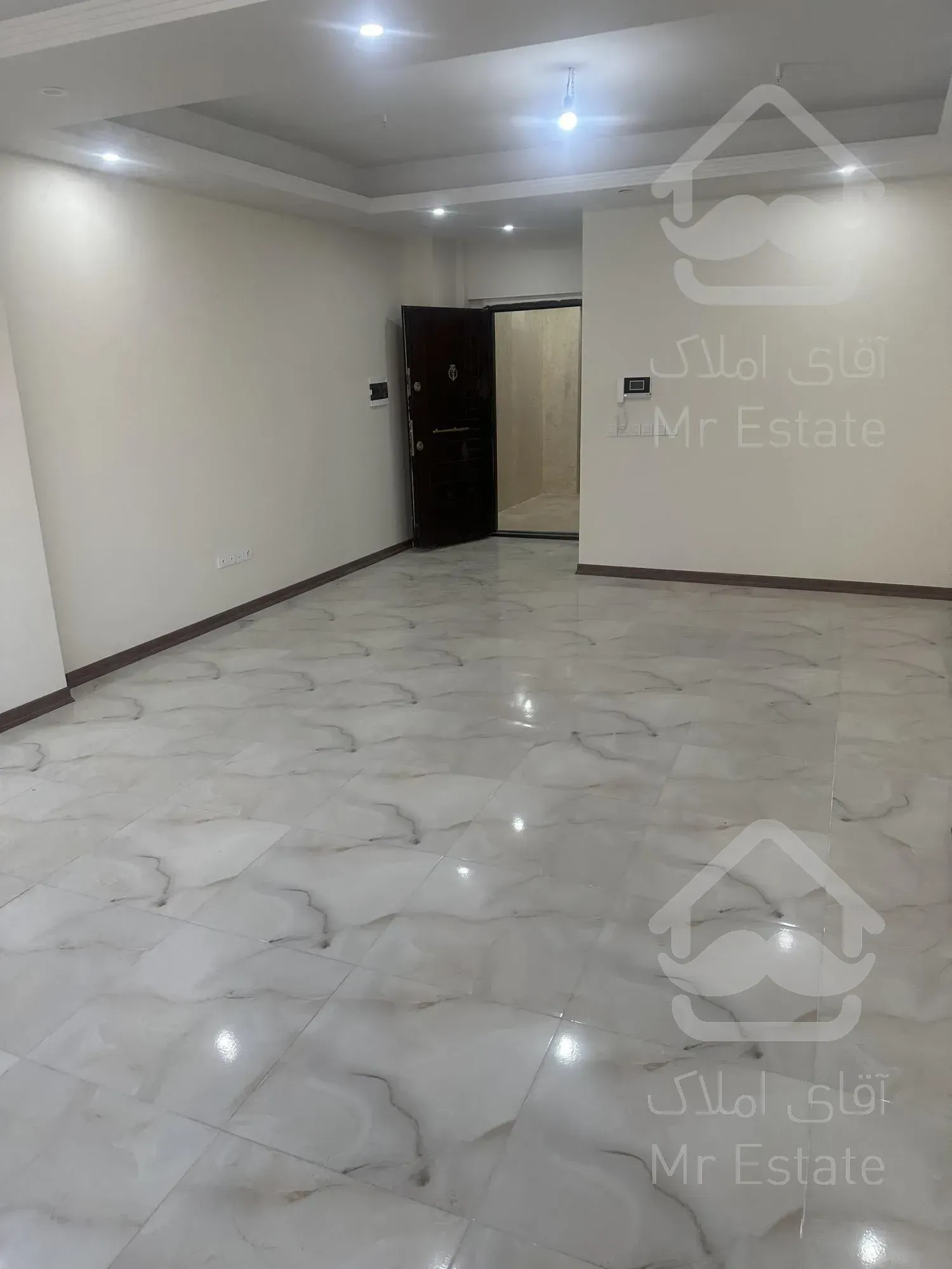 آپارتمان ١٢٠ متری/طبقه ششم/دوخواب