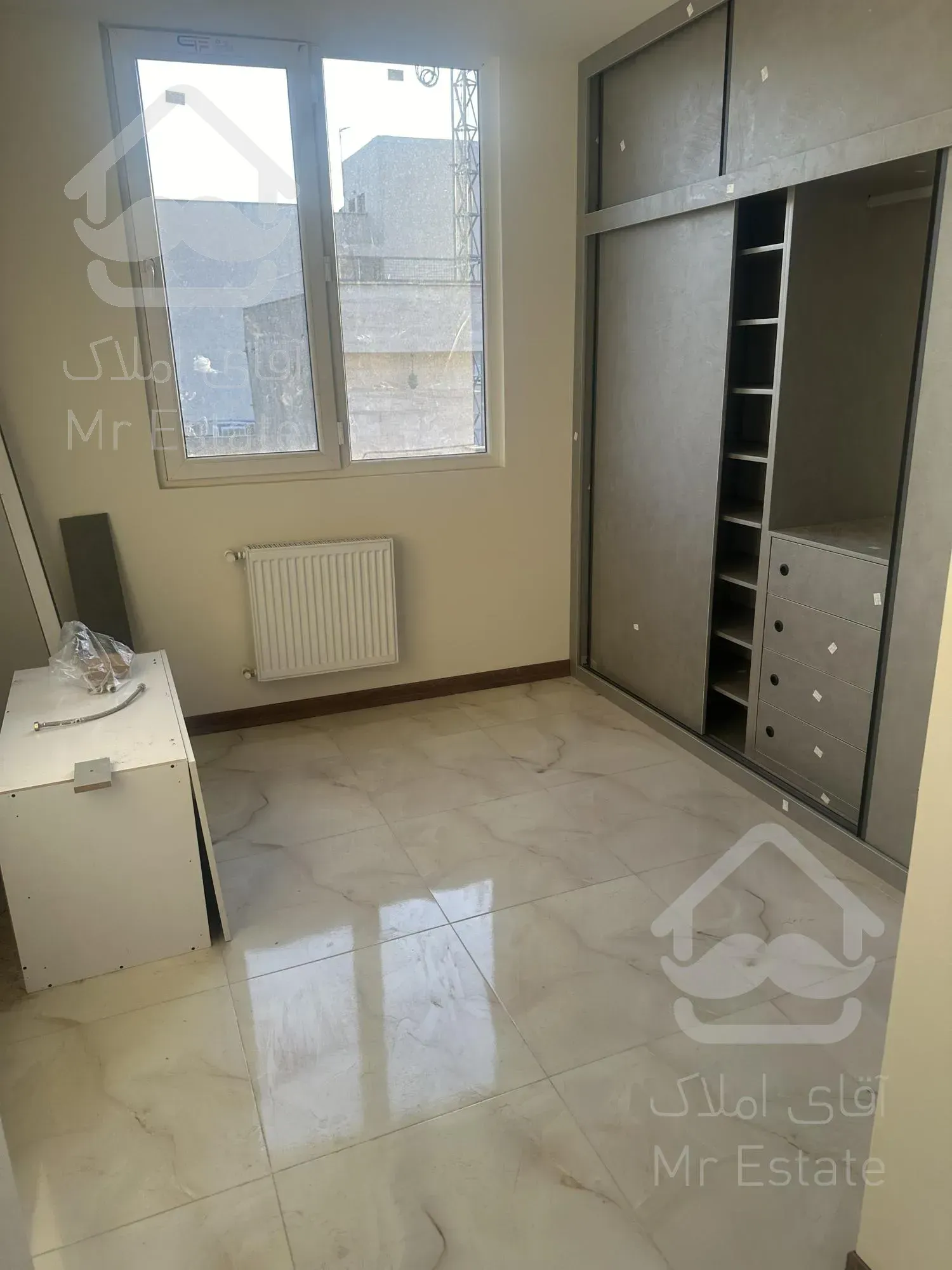 آپارتمان ١٢٠ متری/طبقه ششم/دوخواب