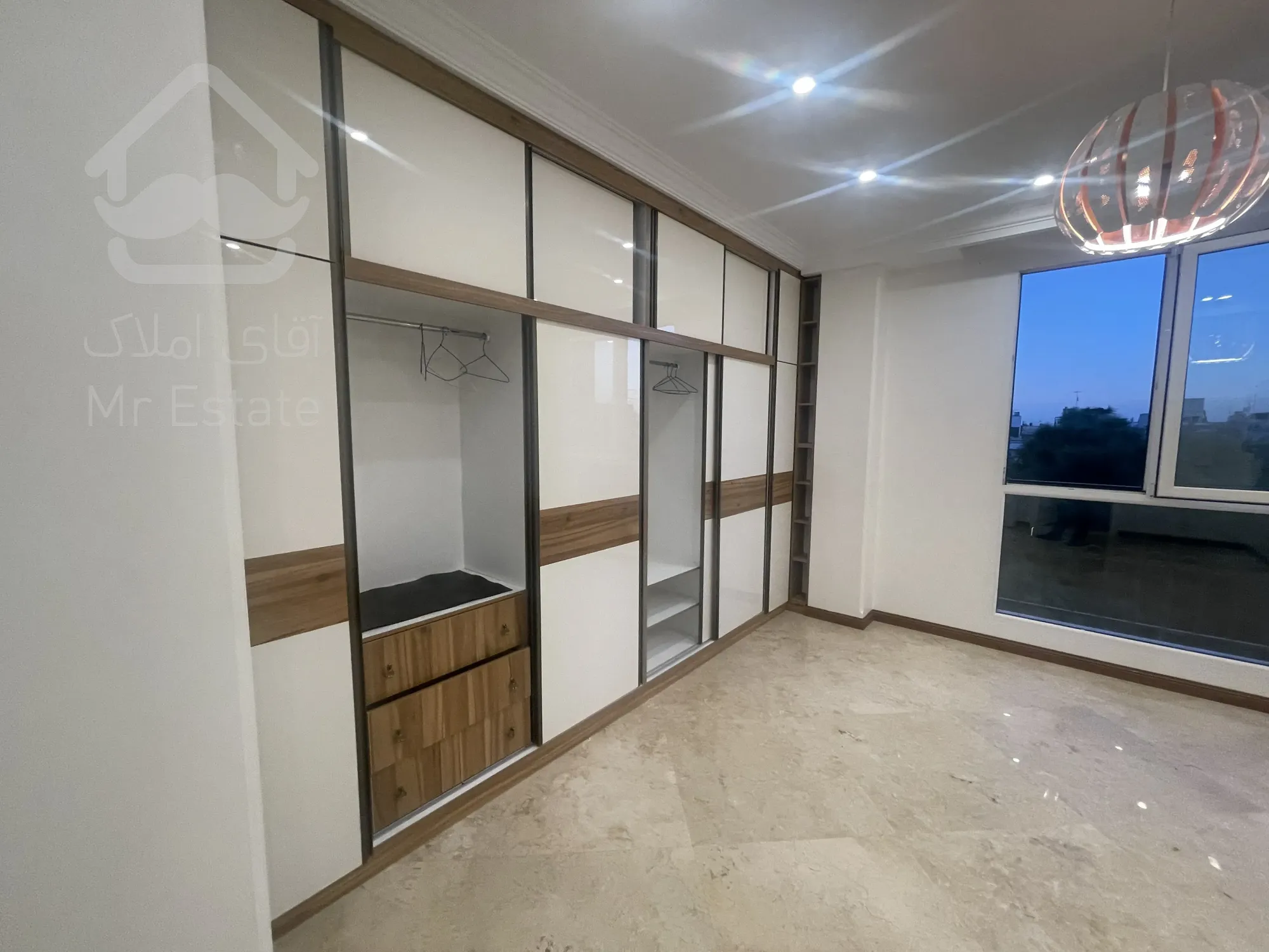 فروش 90 متری اندرزگو