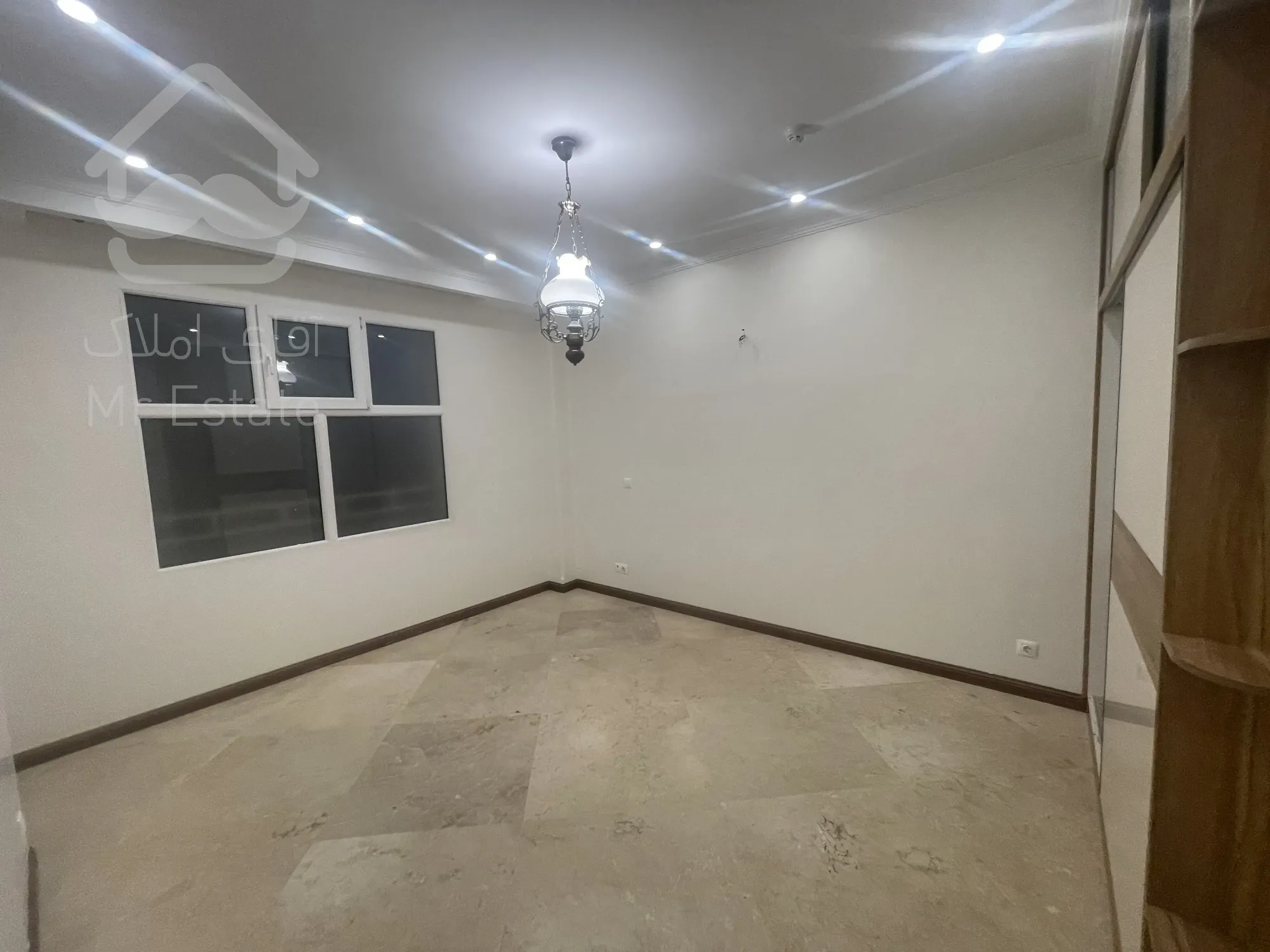 فروش 90 متری اندرزگو