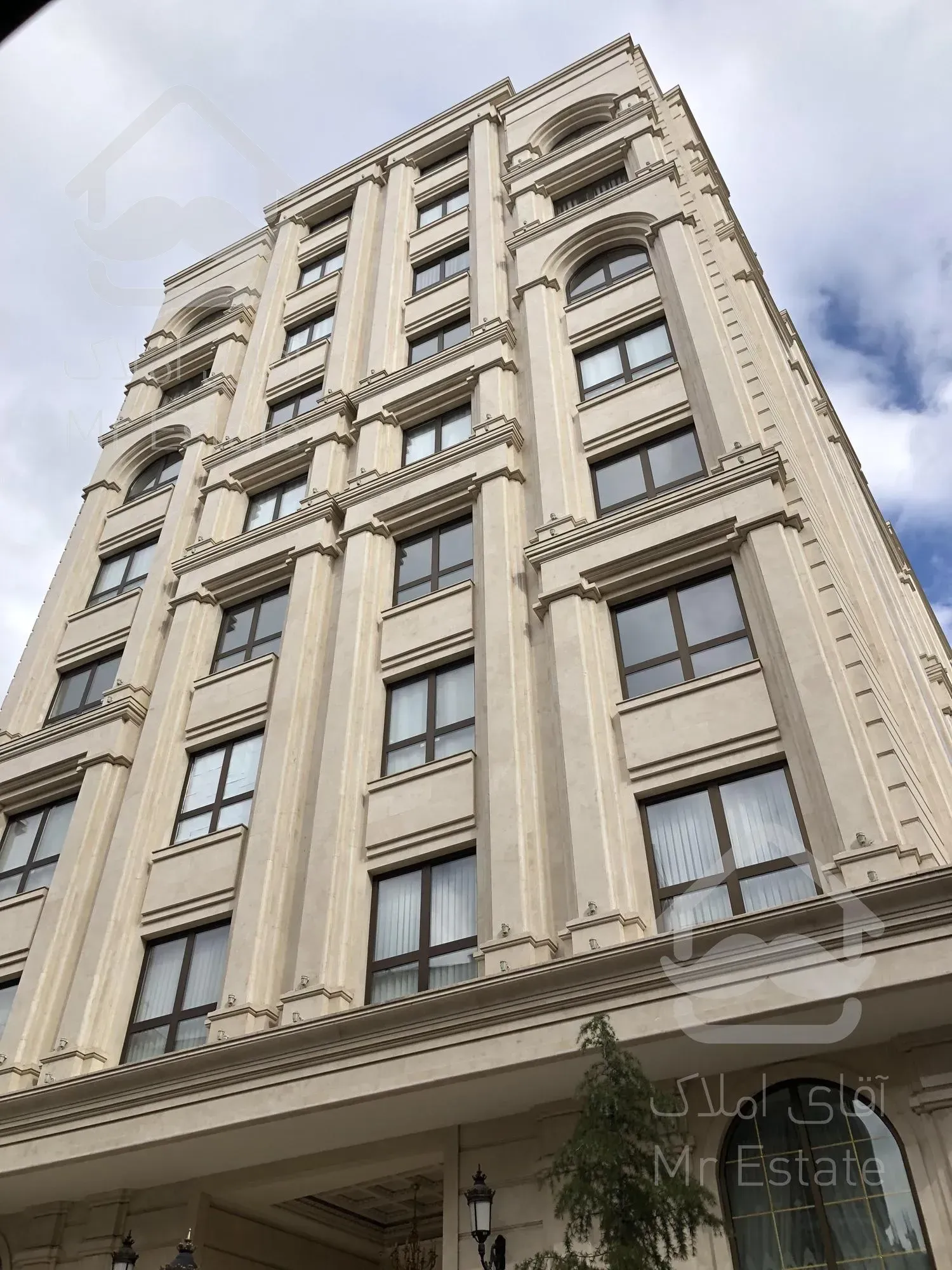 آپارتمان ۱۷۰ متری ۳خواب/فول مشاعات/مدرن