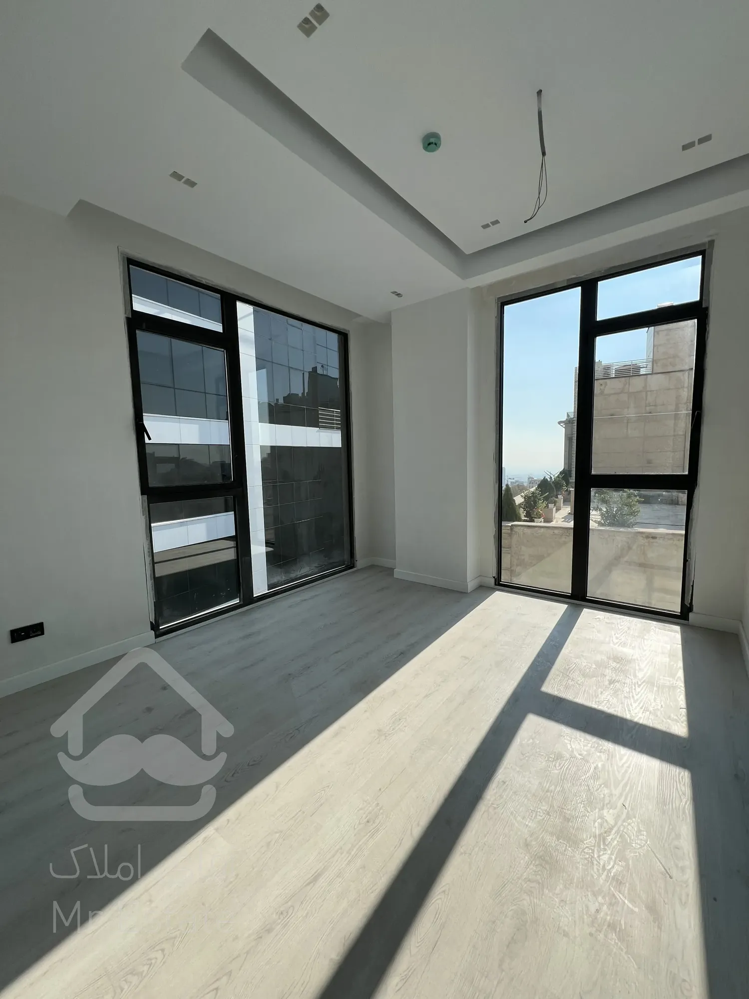 ۱۷۲ متر/مدرن/شمال کاخ/فول مشاعات