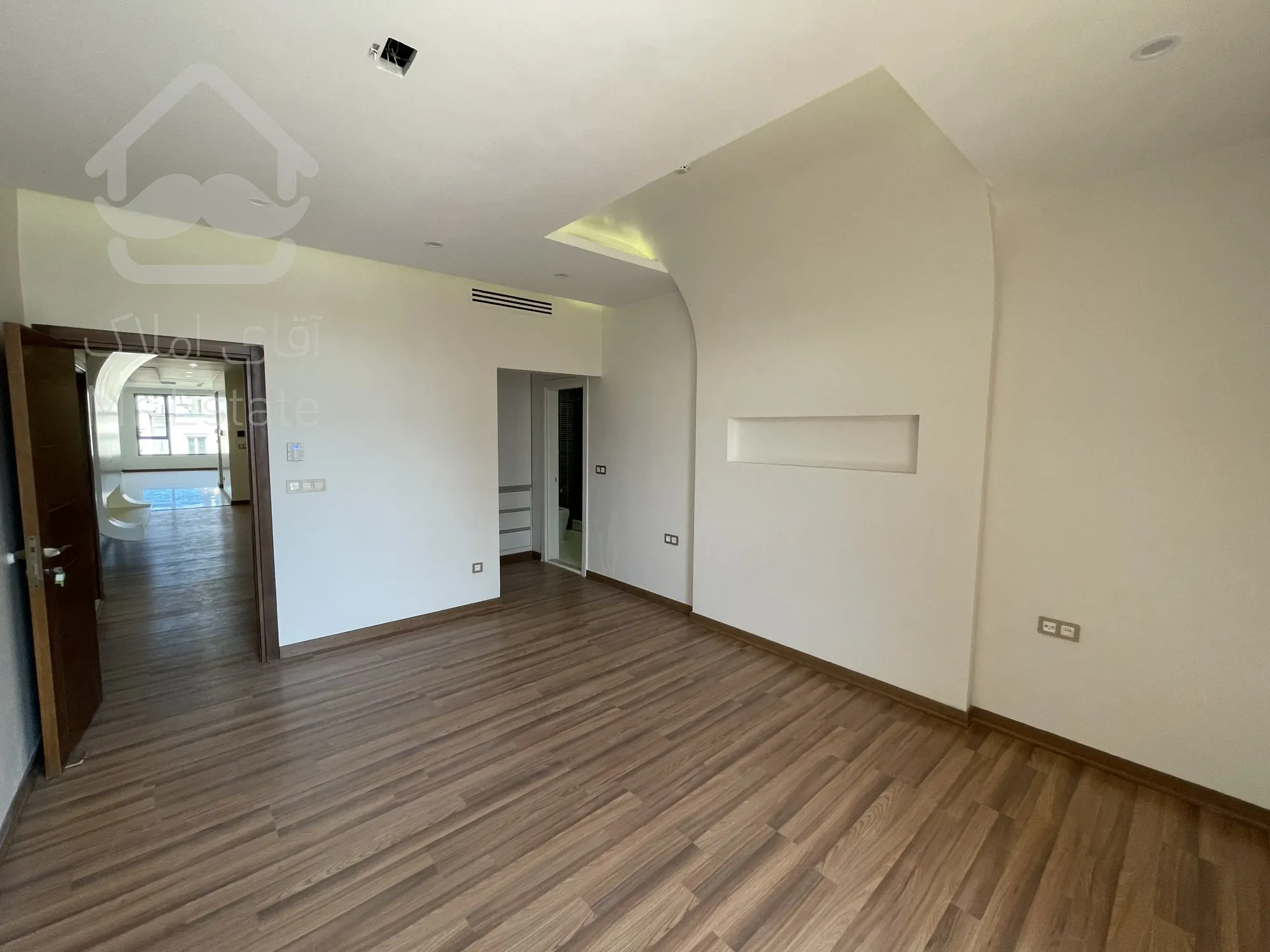 رهن و اجاره ۲۲۵متر فرمانیه عسگریان فول مشاعات