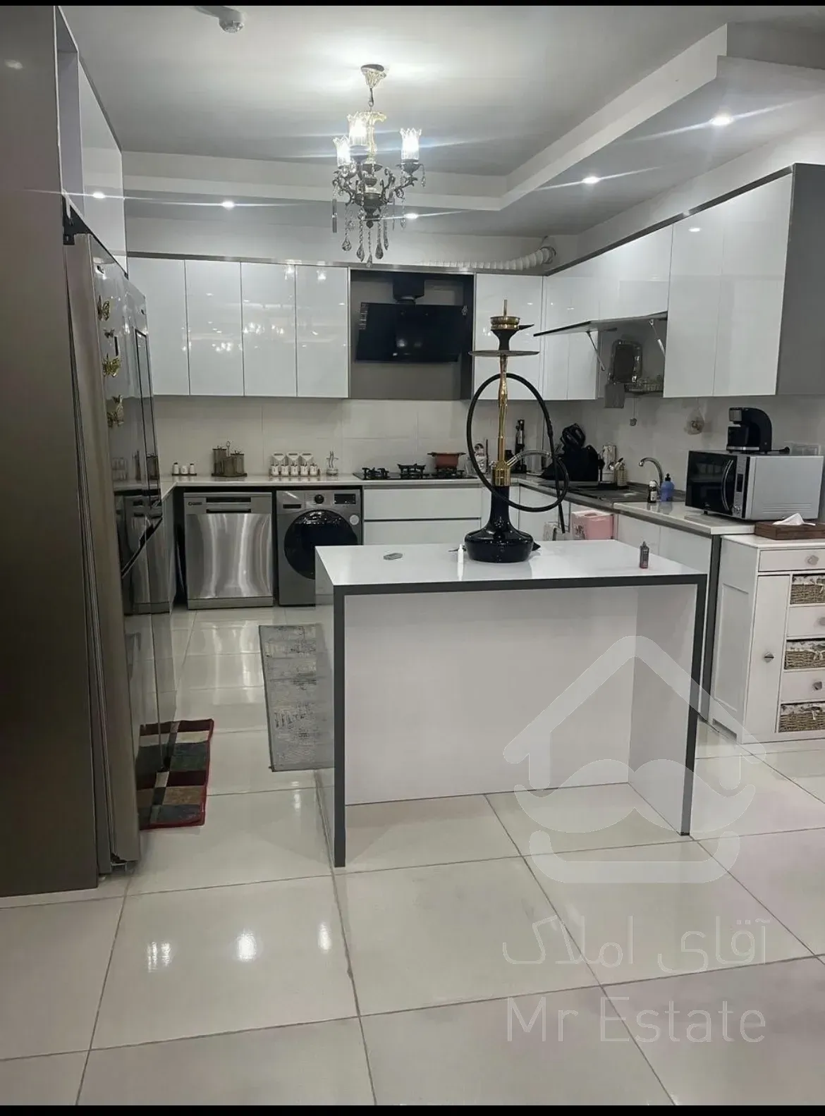 دپارتمان سلیمی/واحد۱۴۰متری/زیر قیمت منطقه