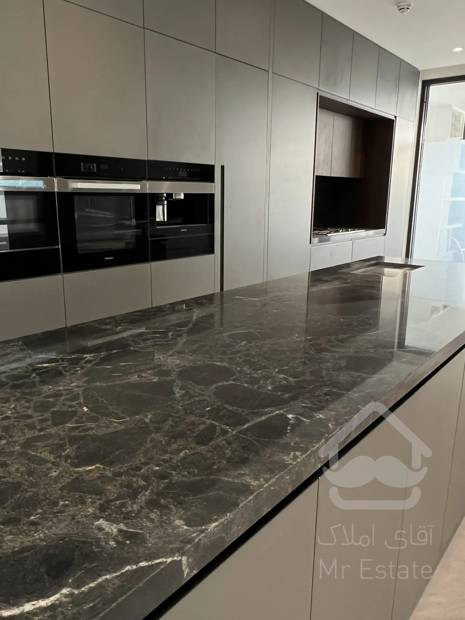 ۴۱۰ متر مدرن فول با ویو ابدی