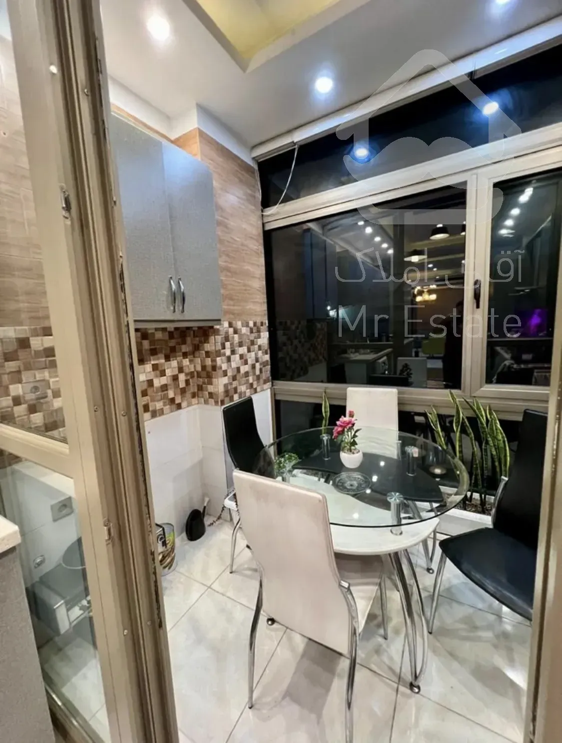 ۲۰۰متری۳خواب فروشی سوپر لوکس سند تکبرگ استخر دار فوق لاکچری