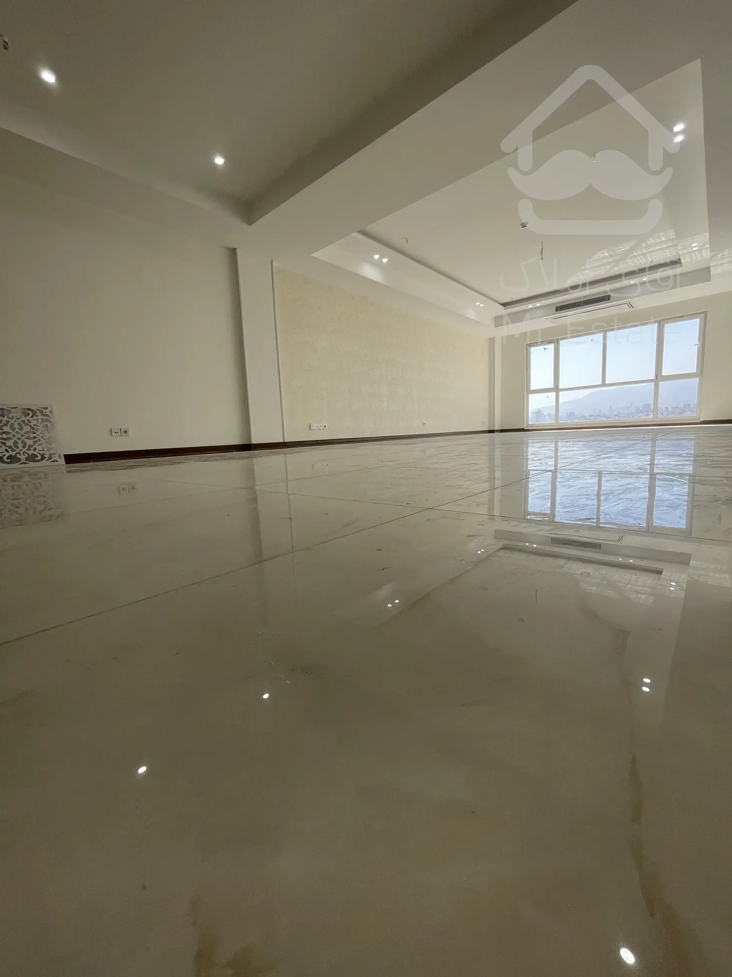 واحد ۱۸۰ متری کلید نخورده فول مشاعات با قیمت مناسب/رونیکا پالاس