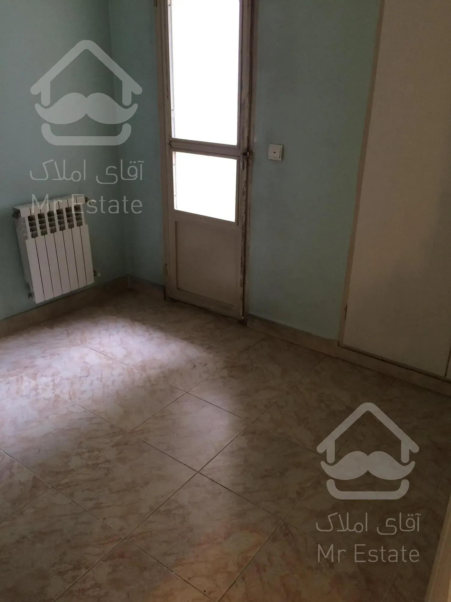 هاشمی ۶۲ متری ۲ خواب پارکینگ غیر مزاحم.