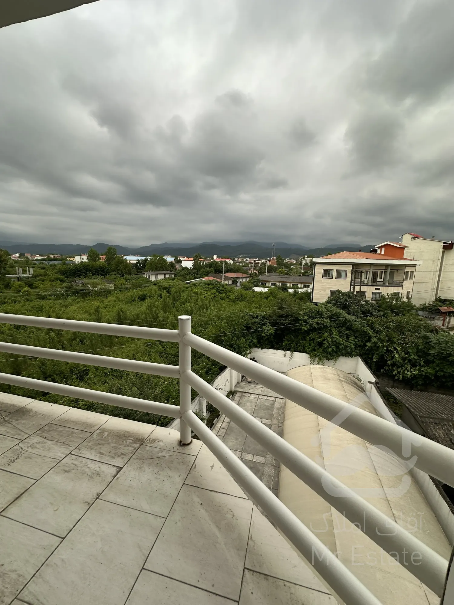 ۹۲ متر اپارتمان در بلوار کریمی نوشهر