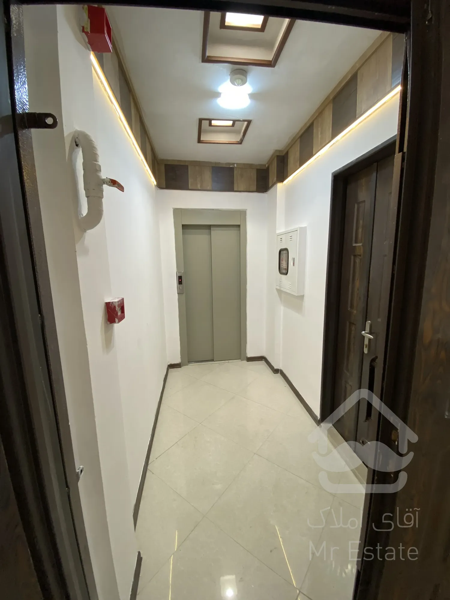 رهن فوق العاده اوکازیون اپارتمان بزرگ در اقبال لاهوری