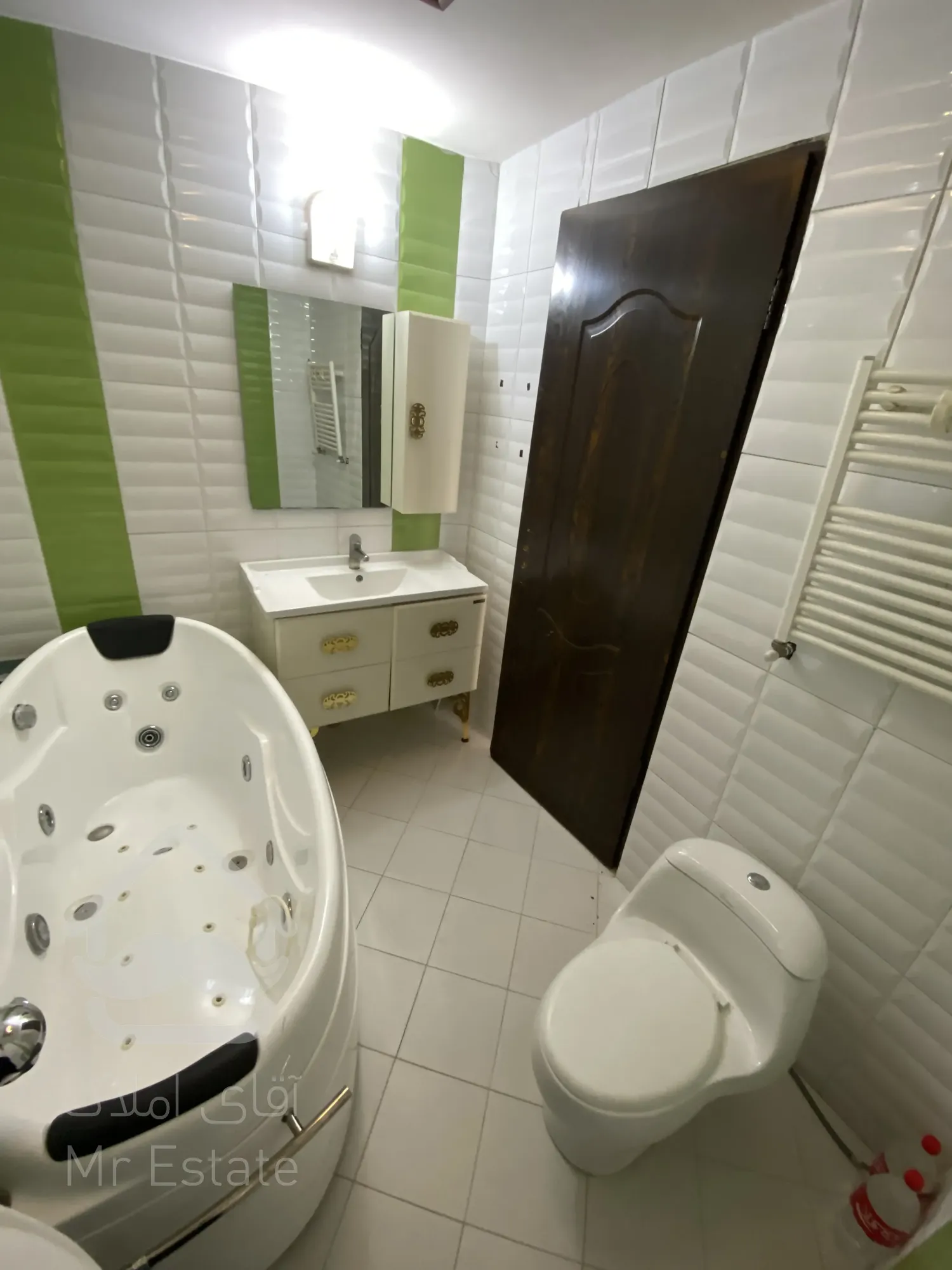 رهن فوق العاده اوکازیون اپارتمان بزرگ در اقبال لاهوری