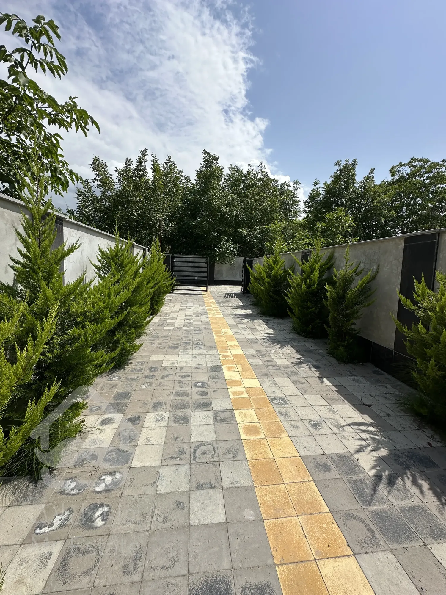 ۴۲۰ متر ویلا مدرن با شرایط ویژه در نوشهر