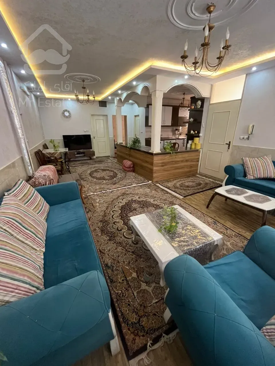 2طبقه مسکونی و 1 سویت بازسازی شده مقابل پارک قلمستان