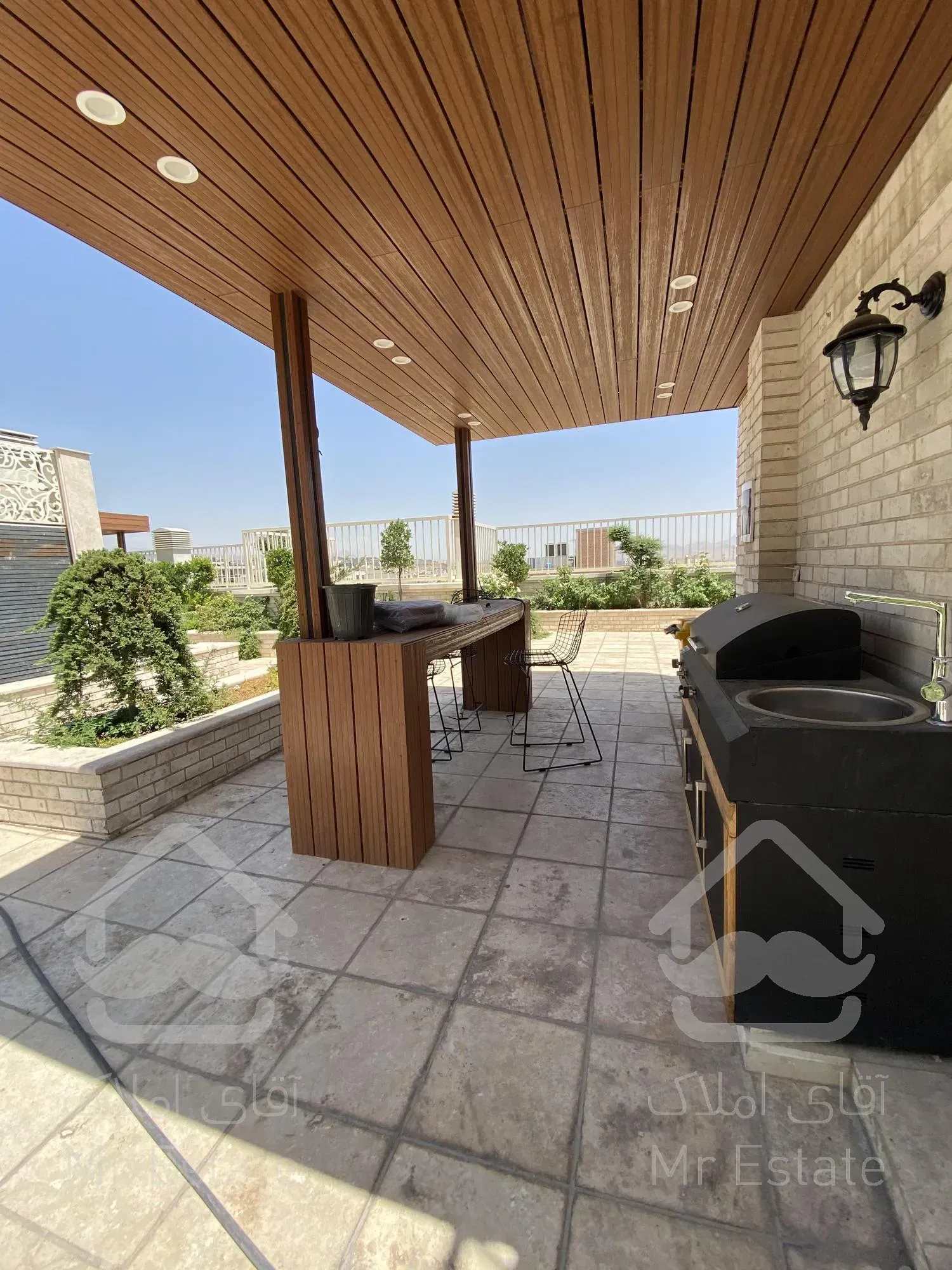 پاسداران 165 متری نوساز با مشاعات کامل و لوکس