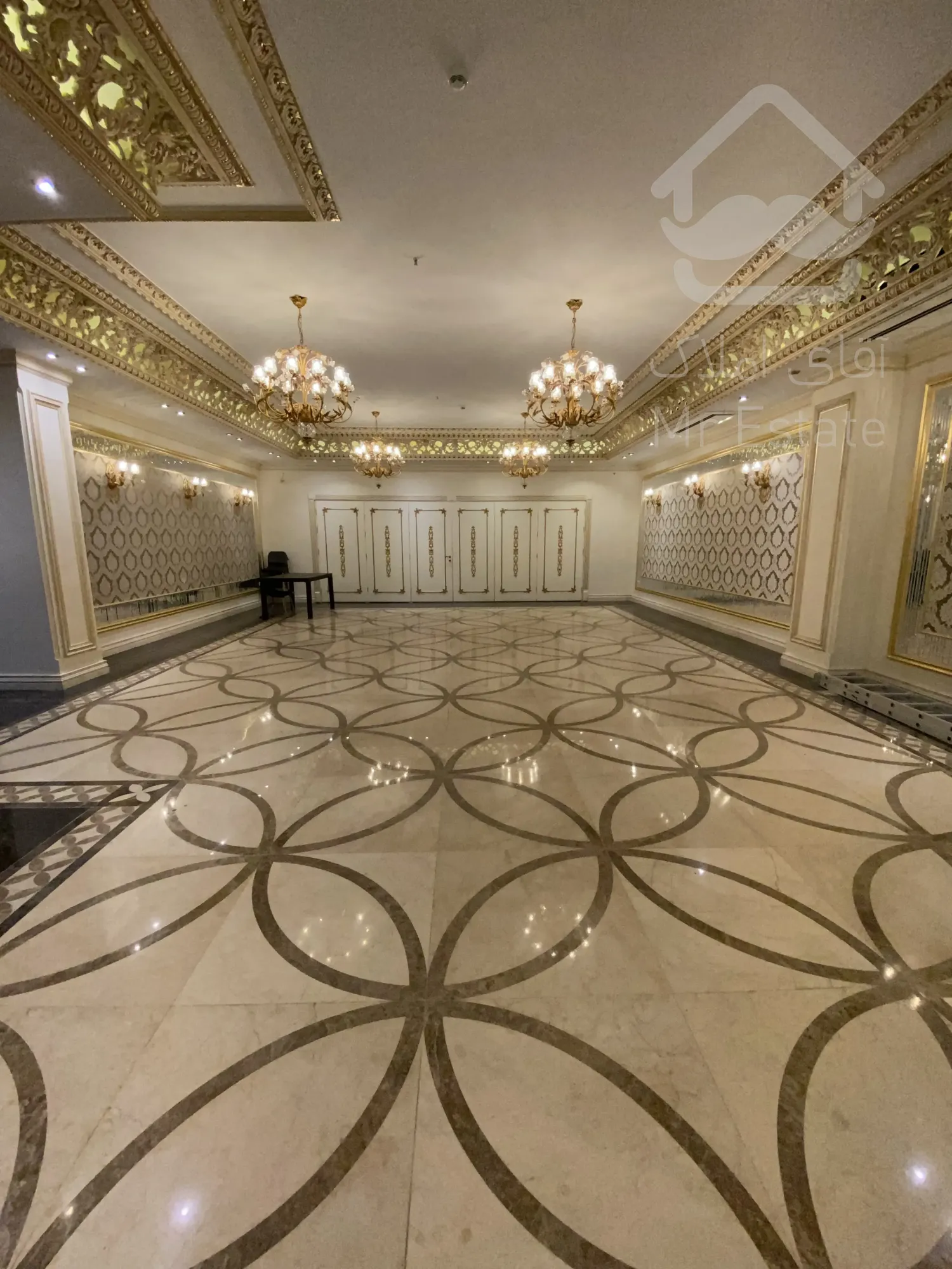 130 متر دروس زمرد