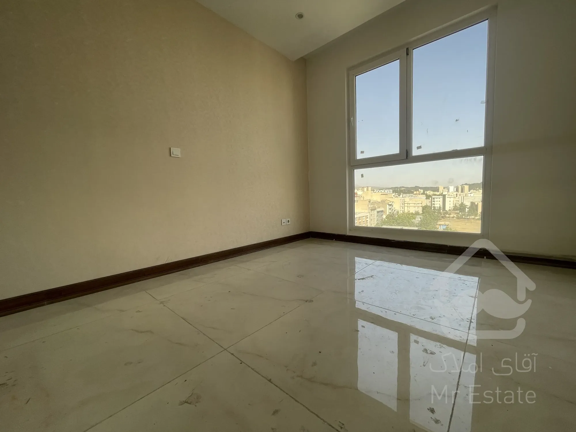 واحد ۱۸۰ متری کلید نخورده فول مشاعات با قیمت مناسب/رونیکا پالاس