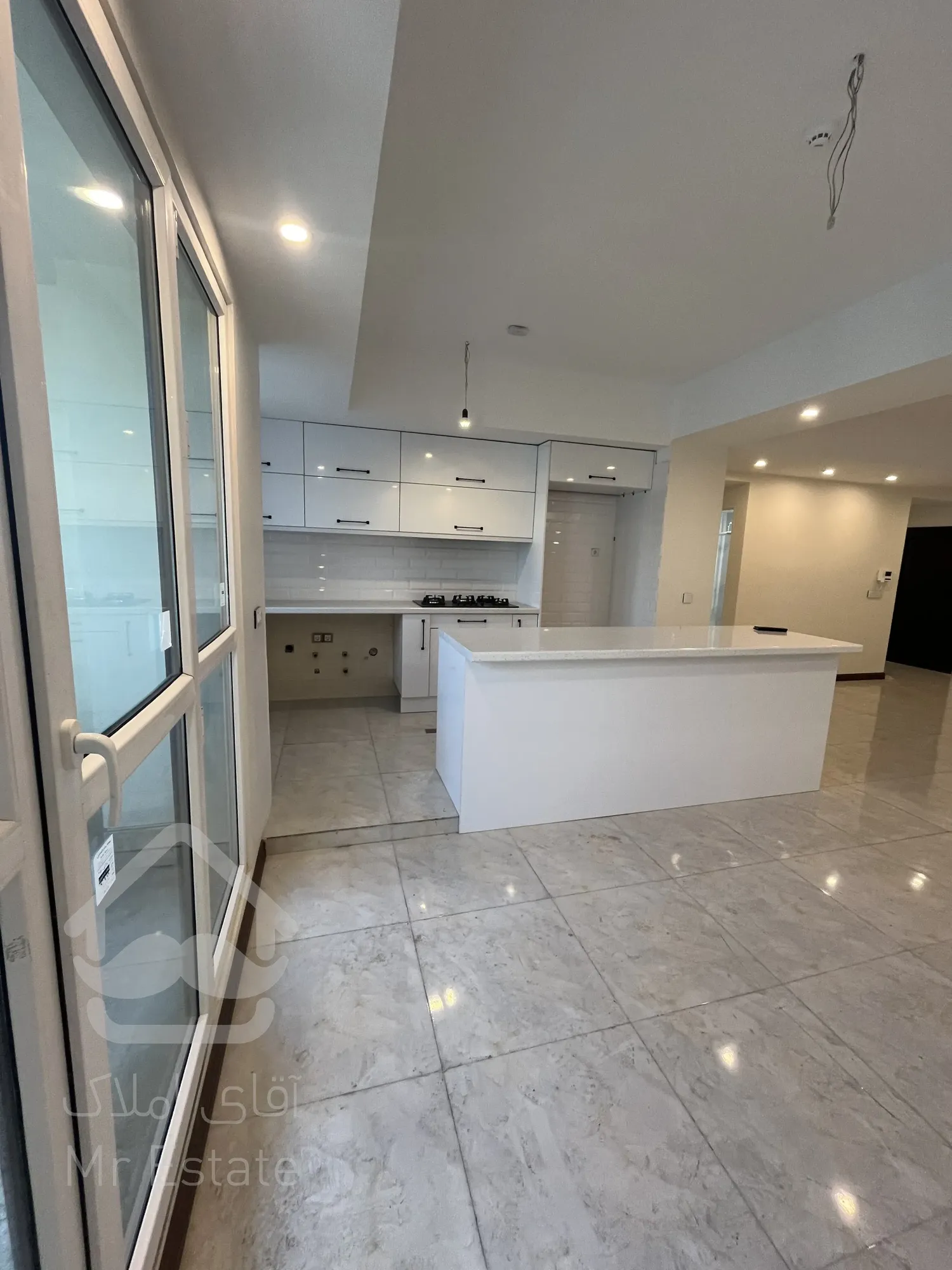 ۷۰متر ۲خواب تراورتن ترکیبی تاپ لوکیشن