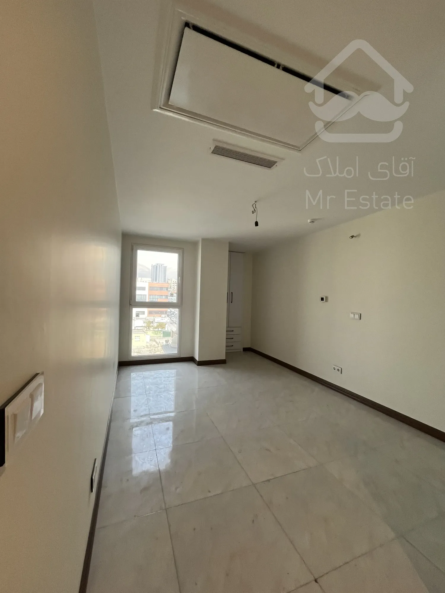 فروش واحد ۱۱۰متر۲خواب نور مستقیم کم واحد زیر قیمت