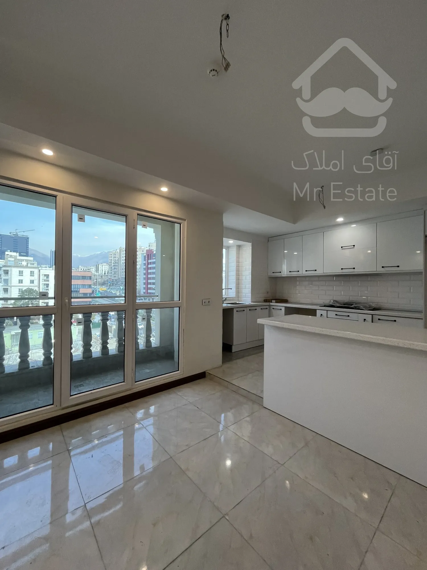 فروش واحد ۱۱۰متر۲خواب نور مستقیم کم واحد زیر قیمت