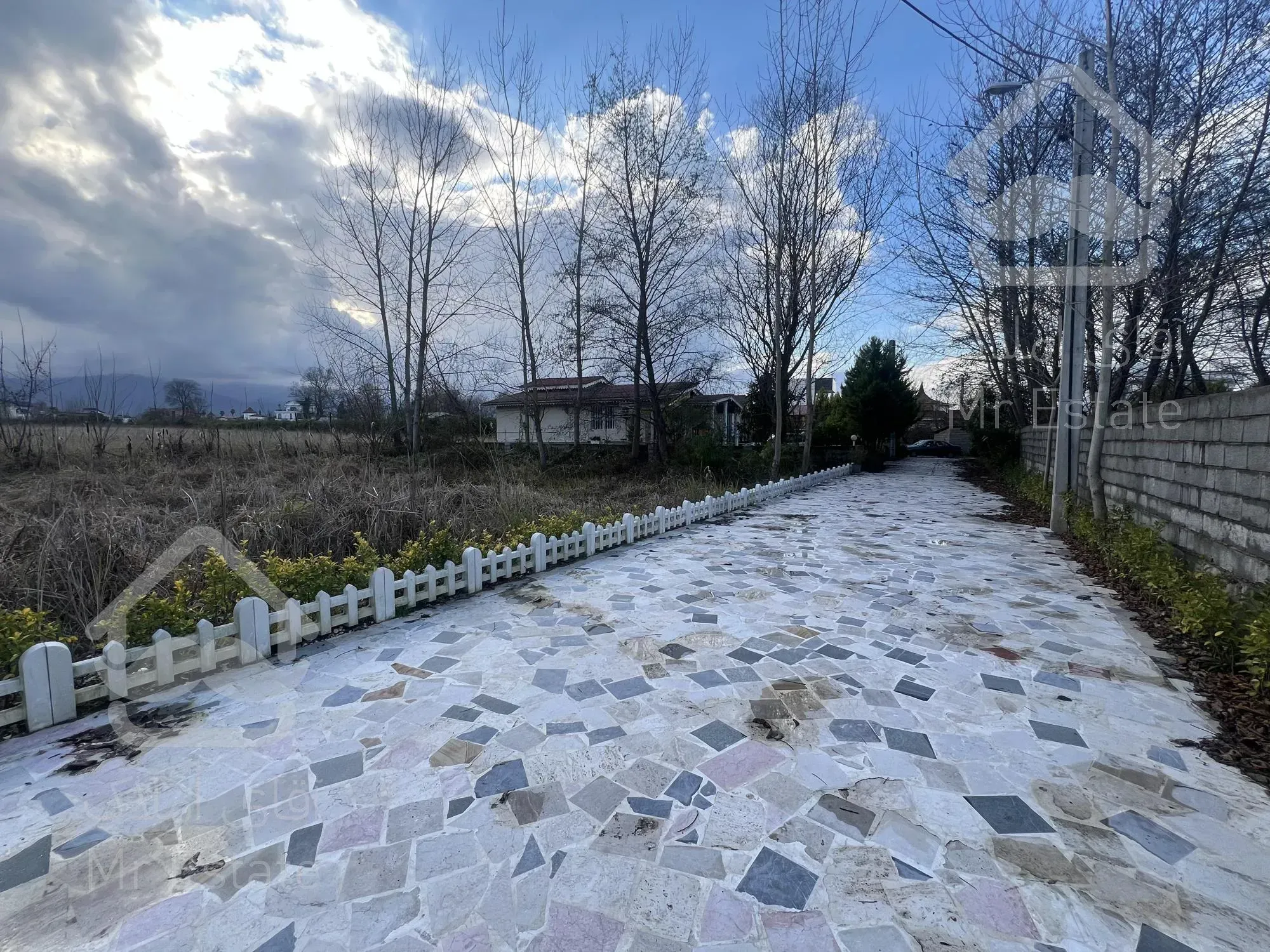 خرید زمین داخل بافت سند شمال و پروانه ساخت 303 متر