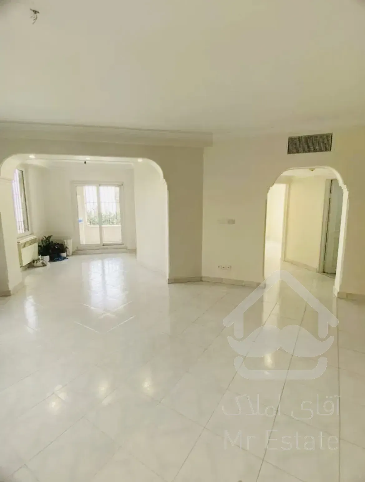 فروش آپارتمان بازسازی شده کم واحد در سازمان برنامه