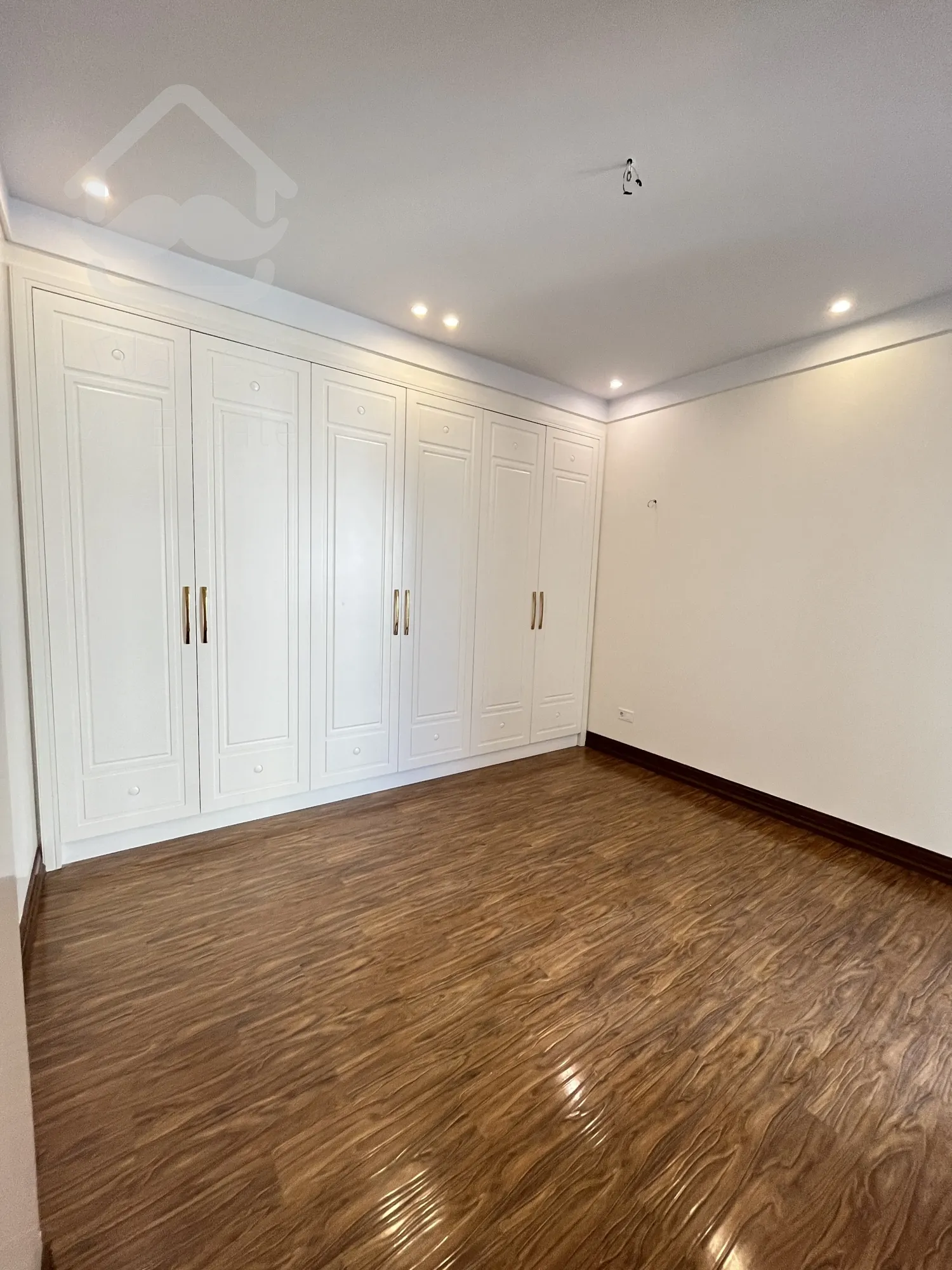 اجاره 250 متری نیاوران