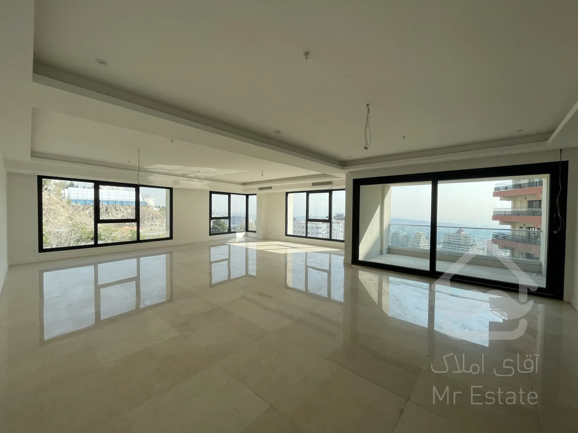 رهن و اجاره ۲۸۰متر آجودانیه مدرن فول مشاعات