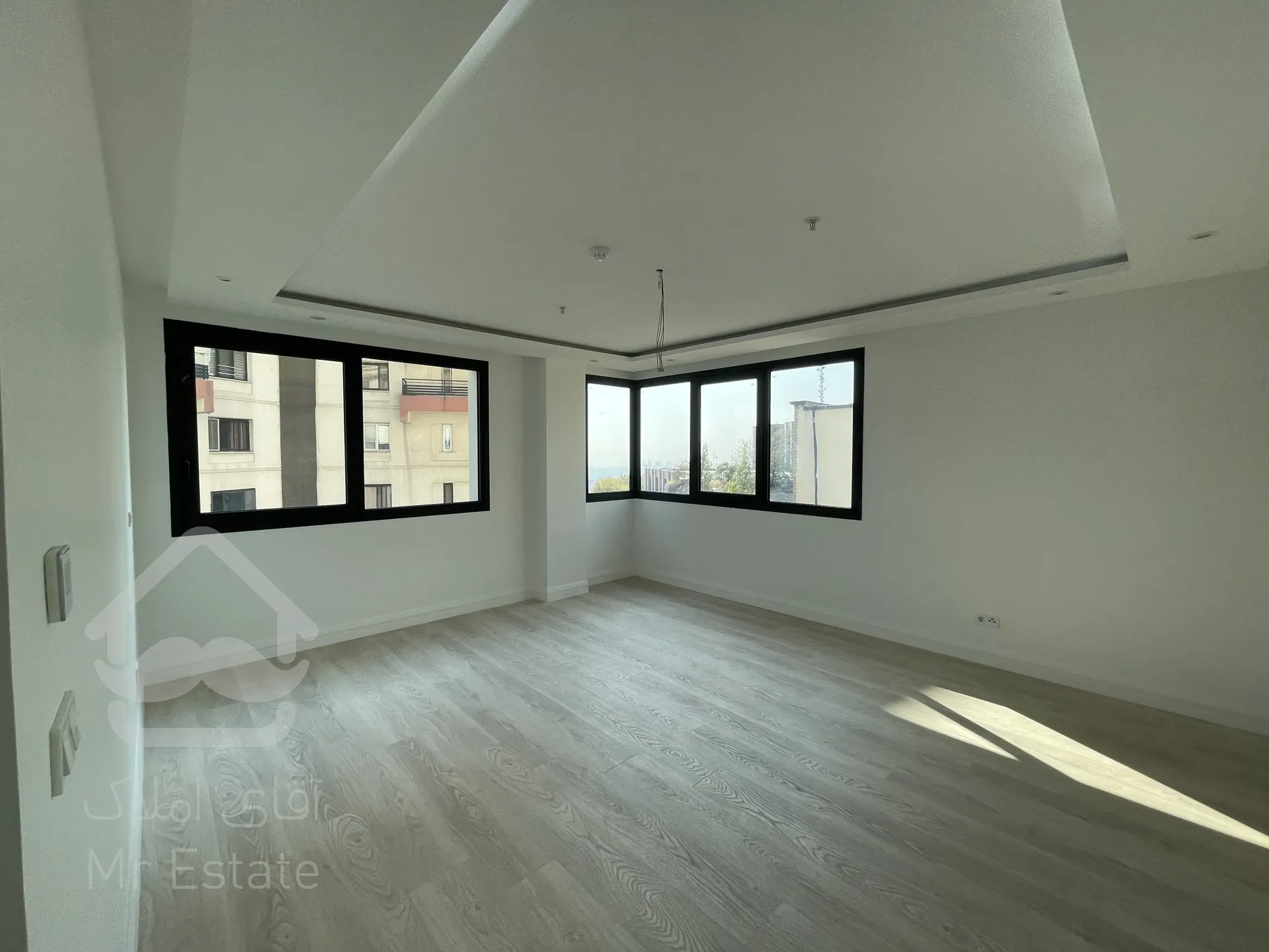 رهن و اجاره ۲۸۰متر آجودانیه مدرن فول مشاعات