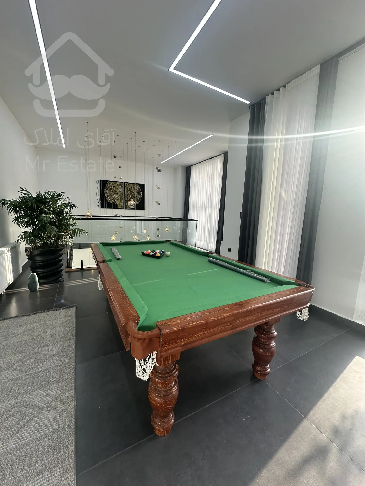 ۳۵۰ متر ویلا مدرن در بهترین منطقه نوشهر