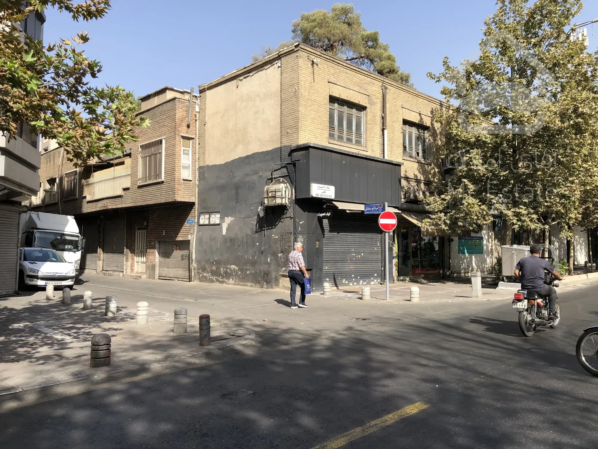 فروش کلنگی ۱۲۵۰ متر ۲ نبش ولیعصر مستعد پاساژ ورزشی بورس منیریه