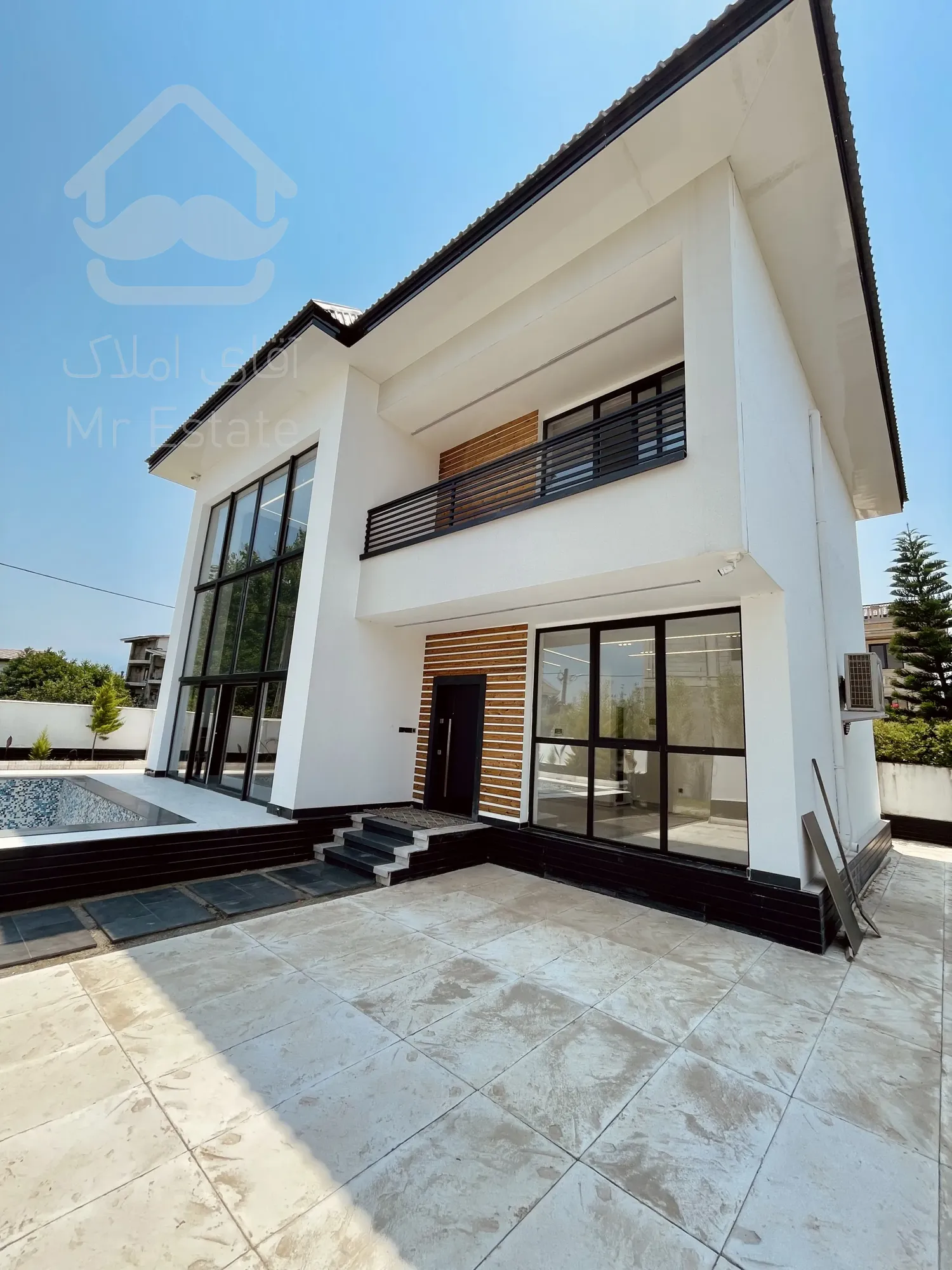 فروش ویلا مدرن و استخردار در عباس آباد ( نوساز )