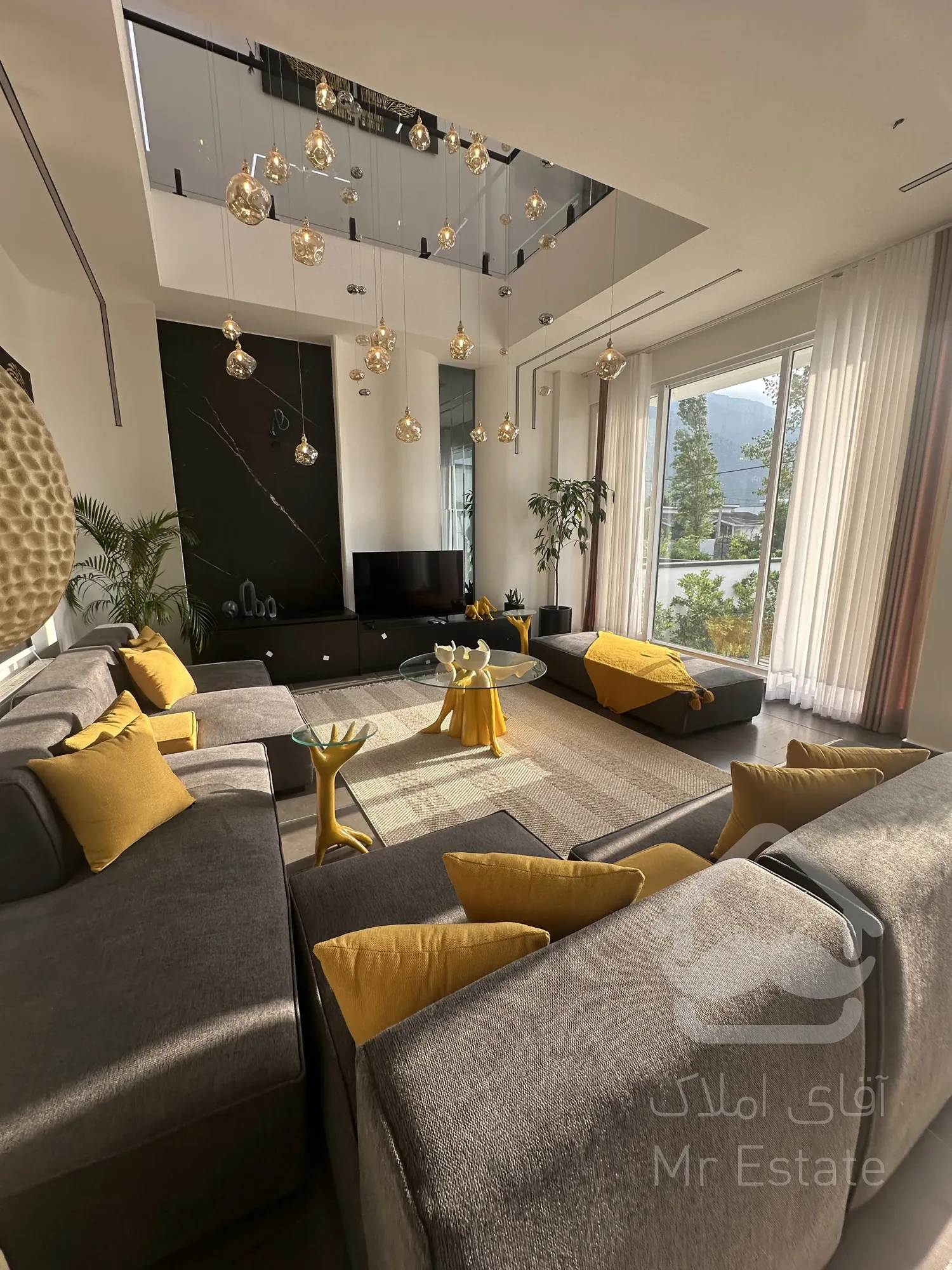 ۳۵۰ متر ویلا مدرن در بهترین منطقه نوشهر