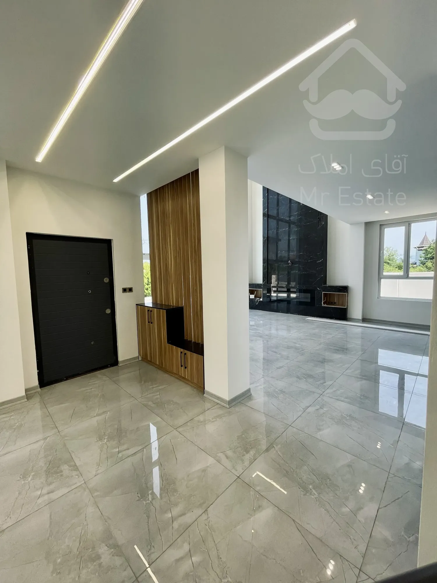 فروش ویلا مدرن و استخردار در عباس آباد ( نوساز )